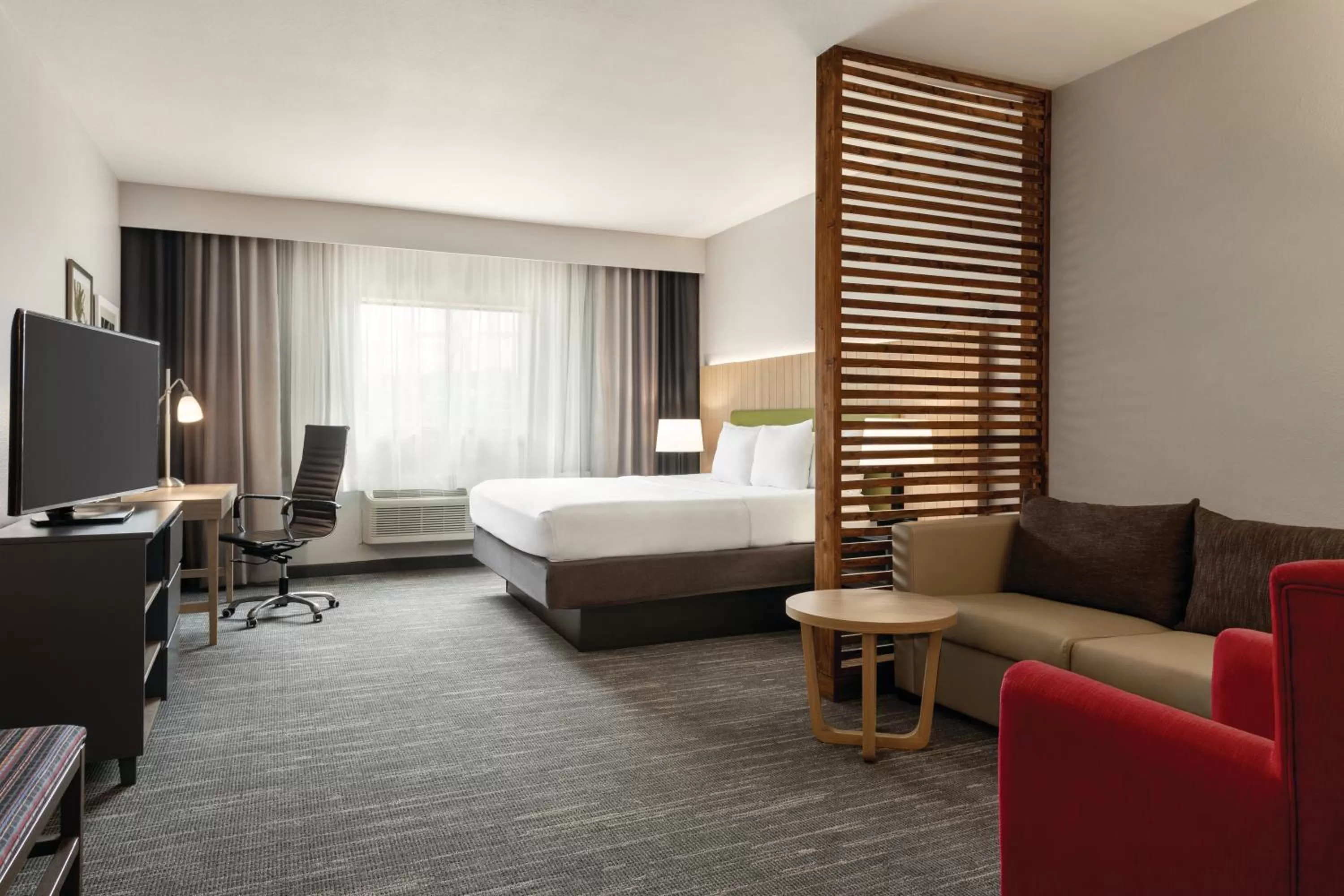 Bed in Country Inn & Suites by Radisson, Byram-Jackson South, MS