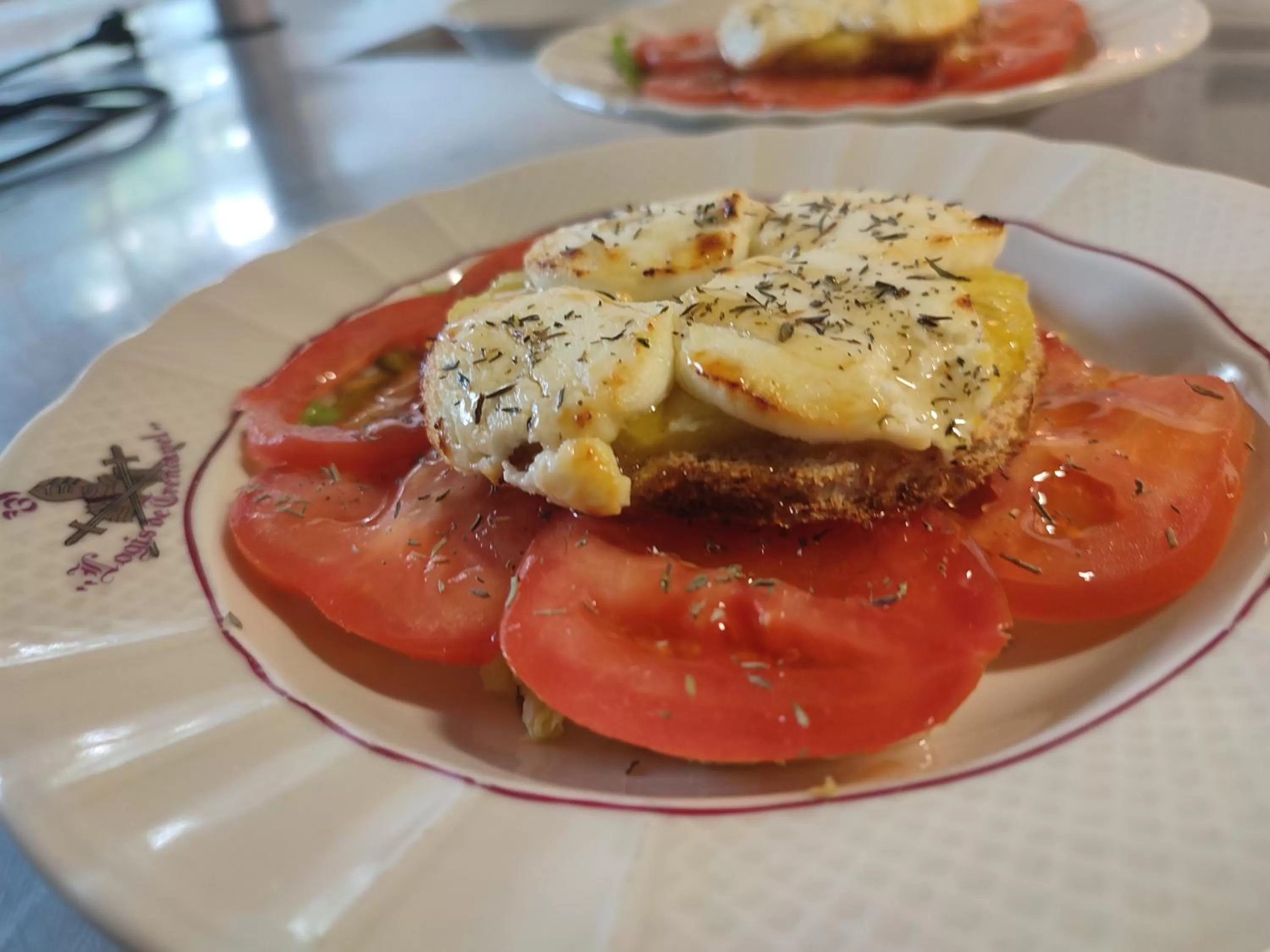 Restaurant/places to eat, Food in Château Saint-Martin