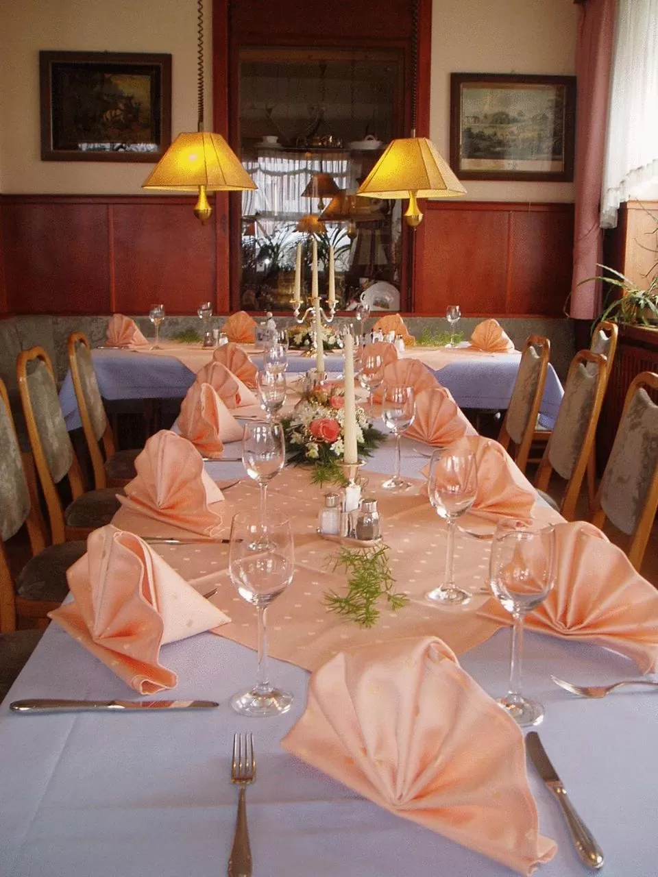 Restaurant/Places to Eat in Hotel Luginsland