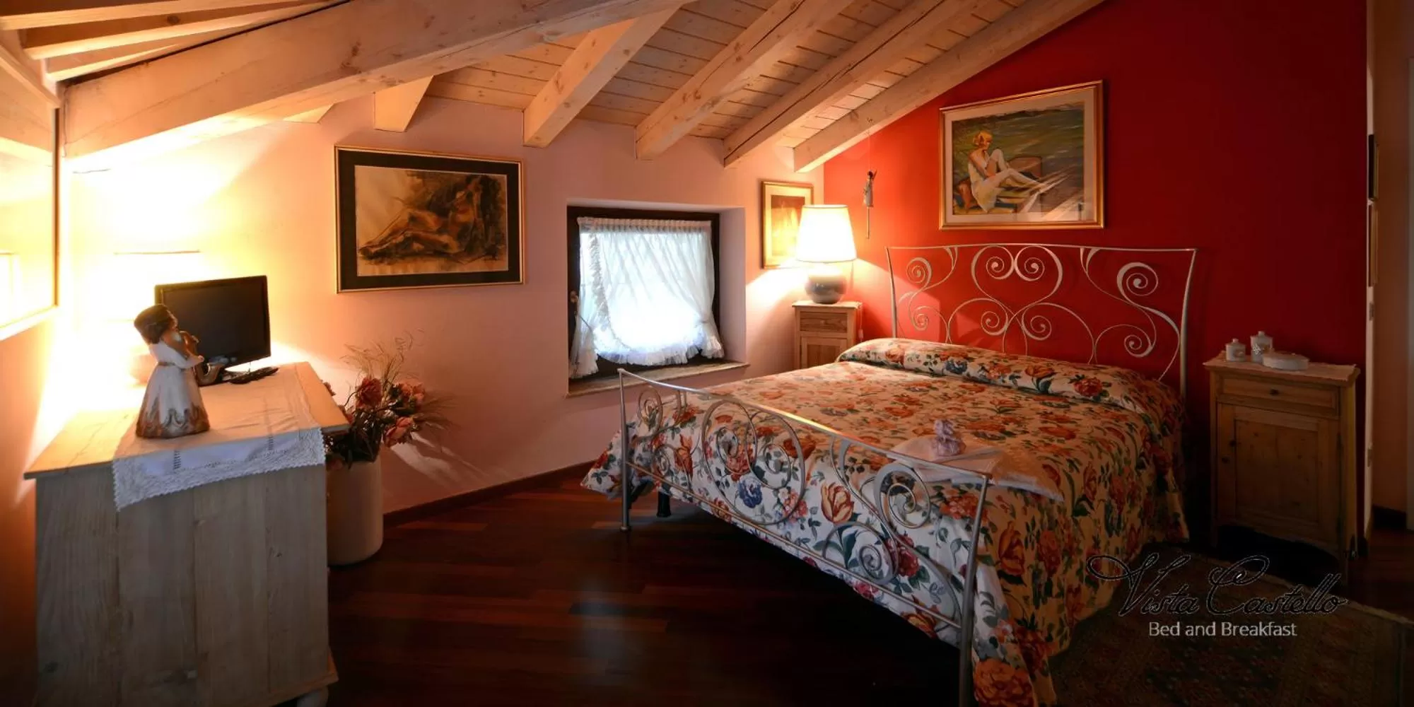 Photo of the whole room, Bed in Vista Castello