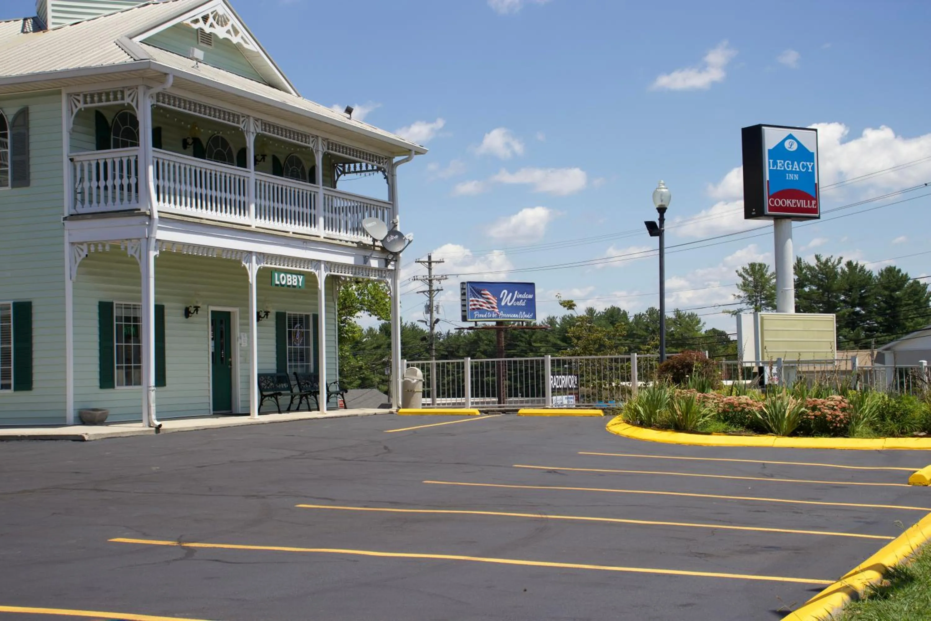 Property Building in Key West Inn - Cookeville