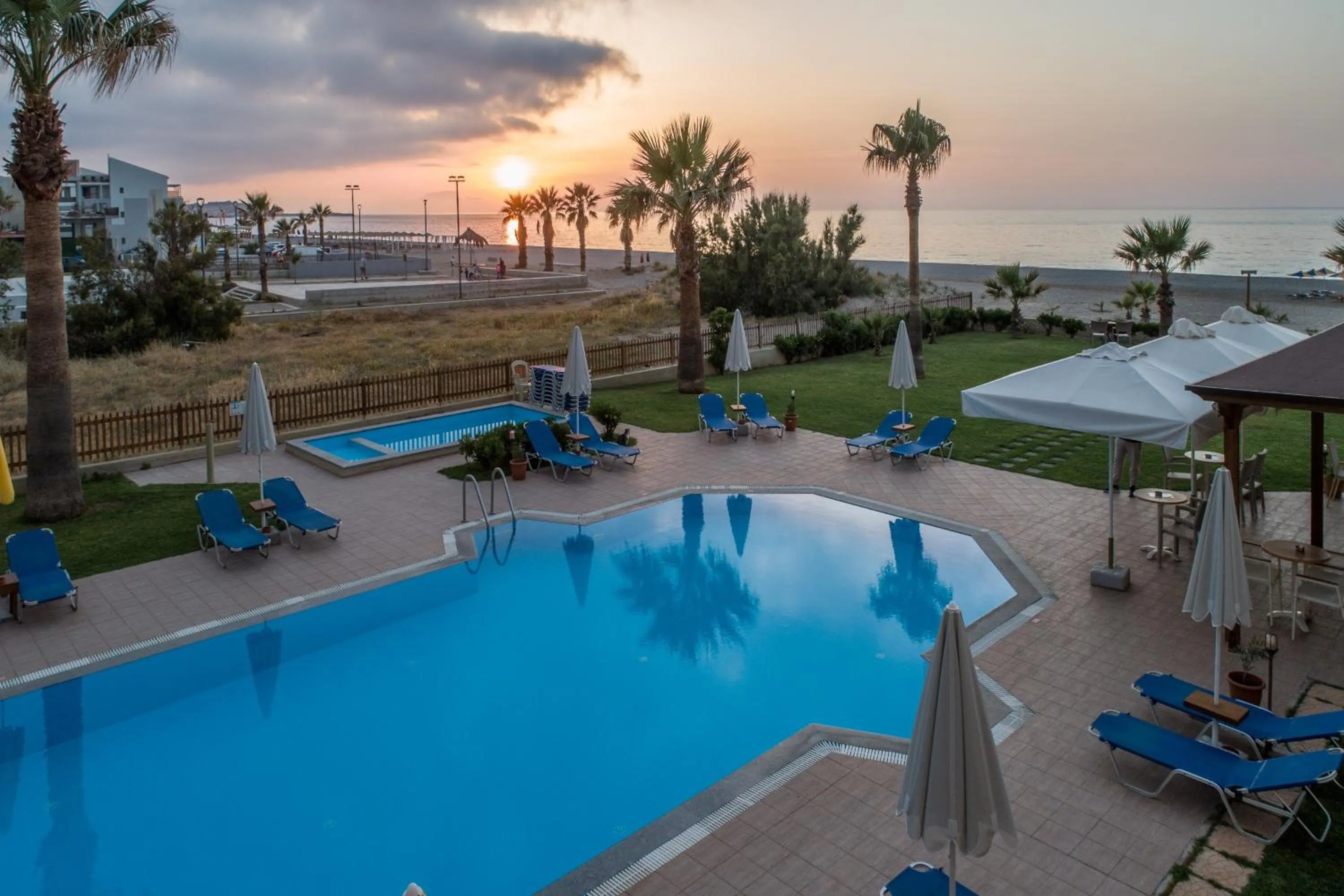 Ilian Beach & Apartments