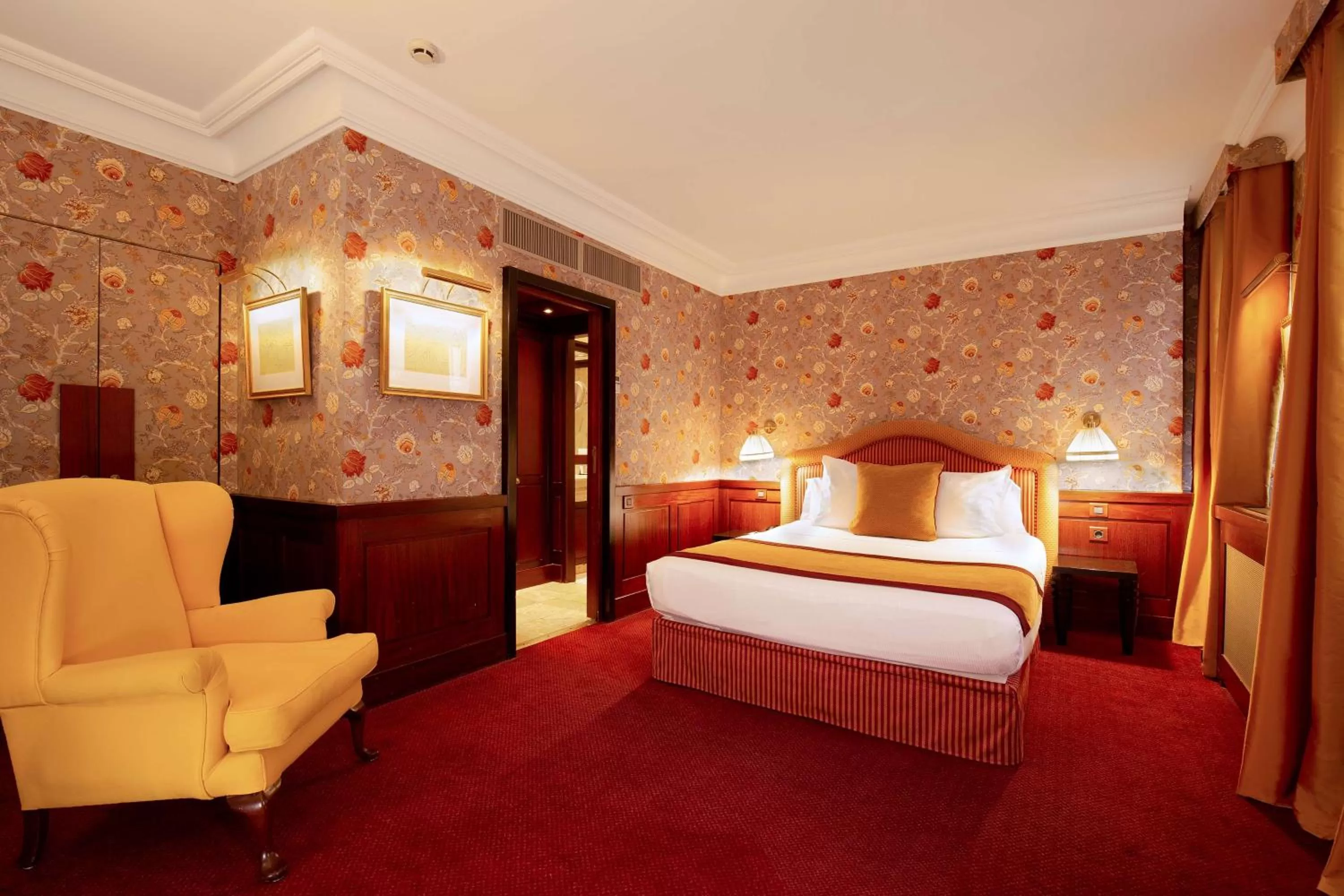 Bedroom, Bed in Grand Hotel de l'Opera - BW Premier Collection