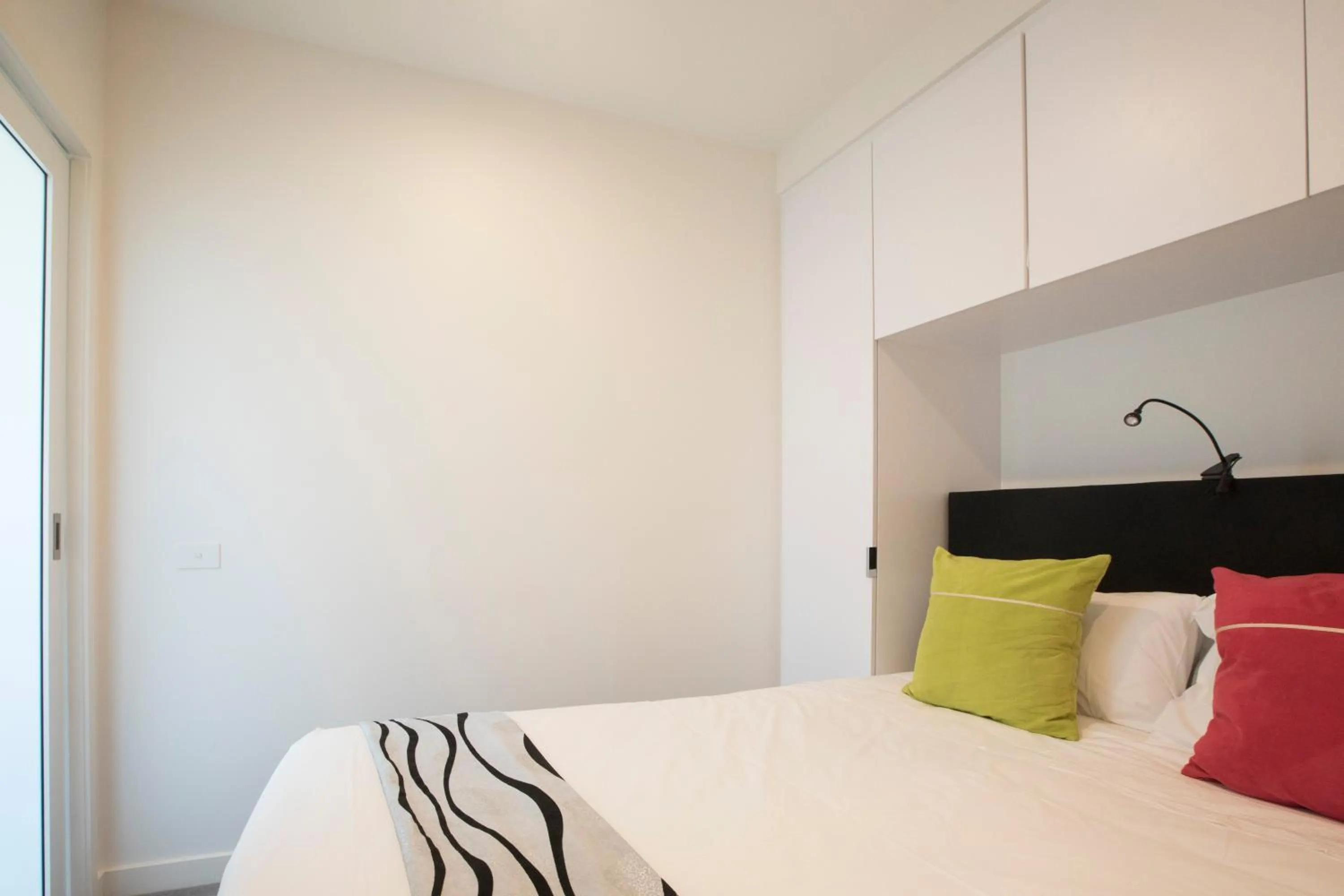Bedroom, Bed in Platinum City Serviced Apartments