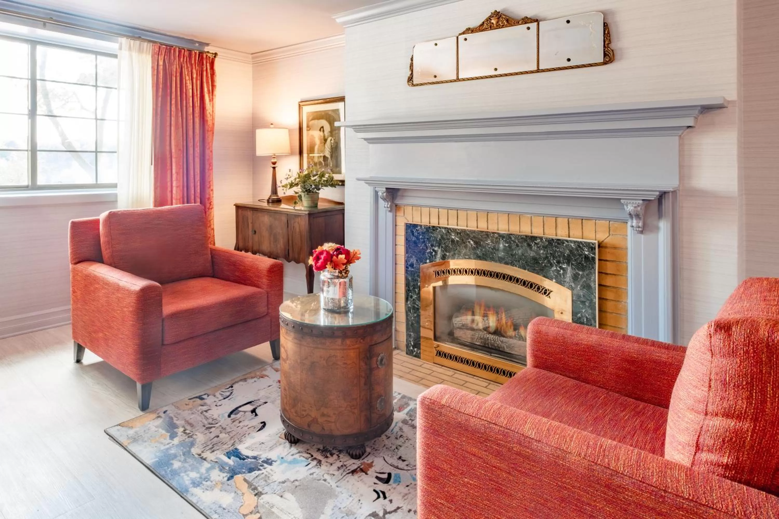 Living room in Red Coach Inn