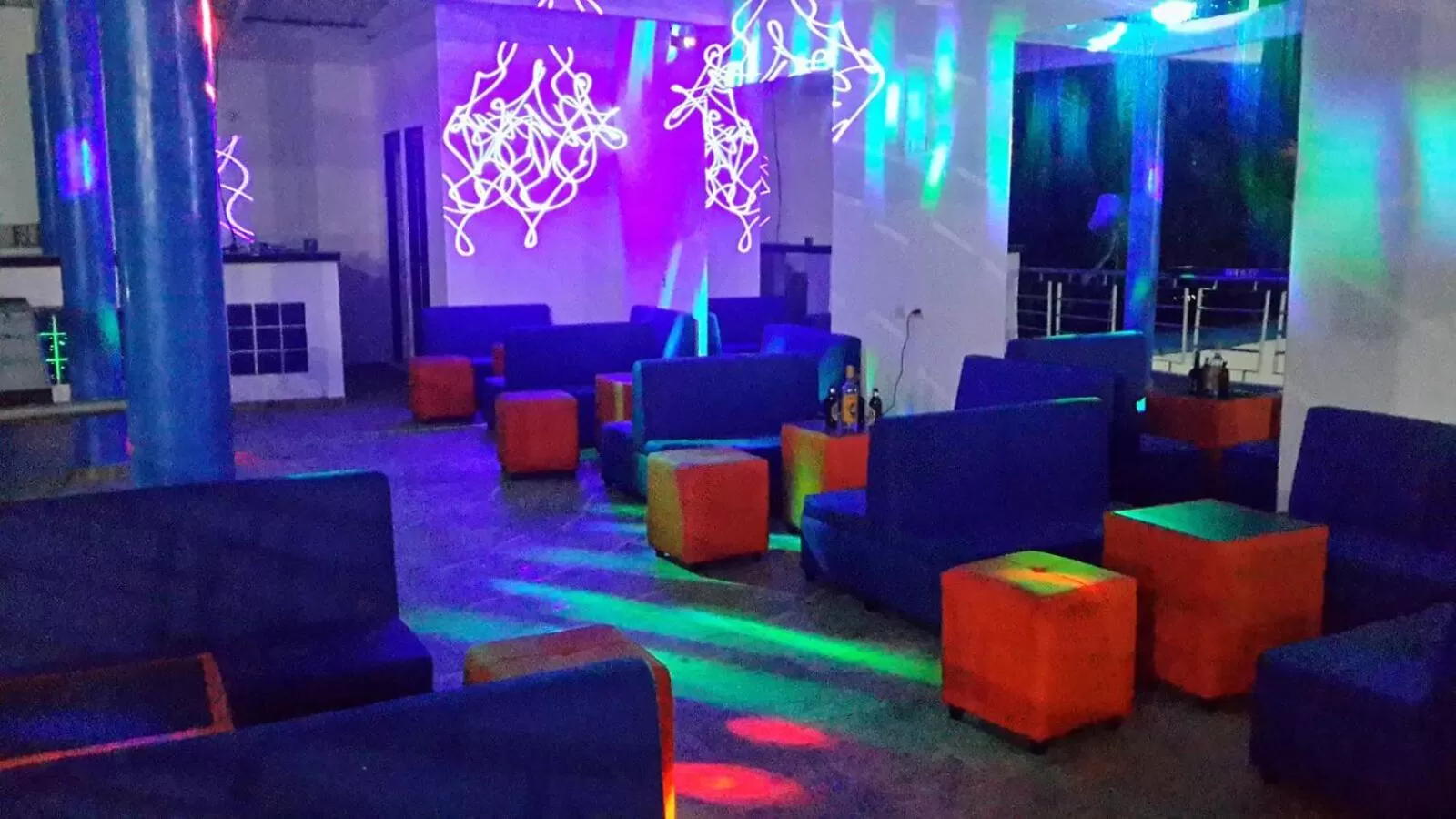 Lounge/Bar in Tropical Resort Tocaima