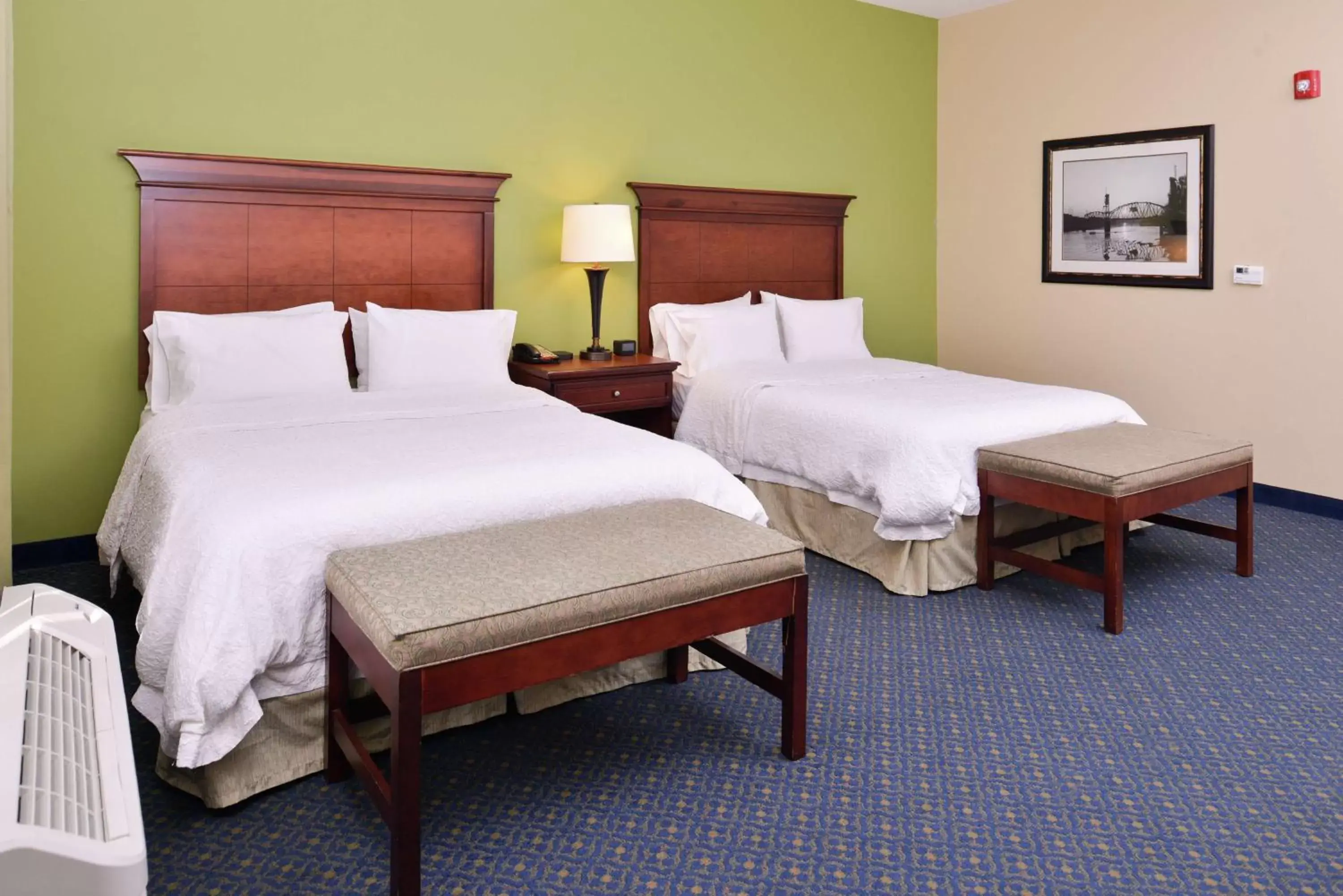 Queen Room with Two Queen Beds - Mobility and Hearing Access/Non-Smoking in Hampton Inn Jackson-College Avenue Queen Room with Two Queen Beds - Mobility and Hearing Access/Non-Smoking in Hampton Inn Jackson-College Avenue