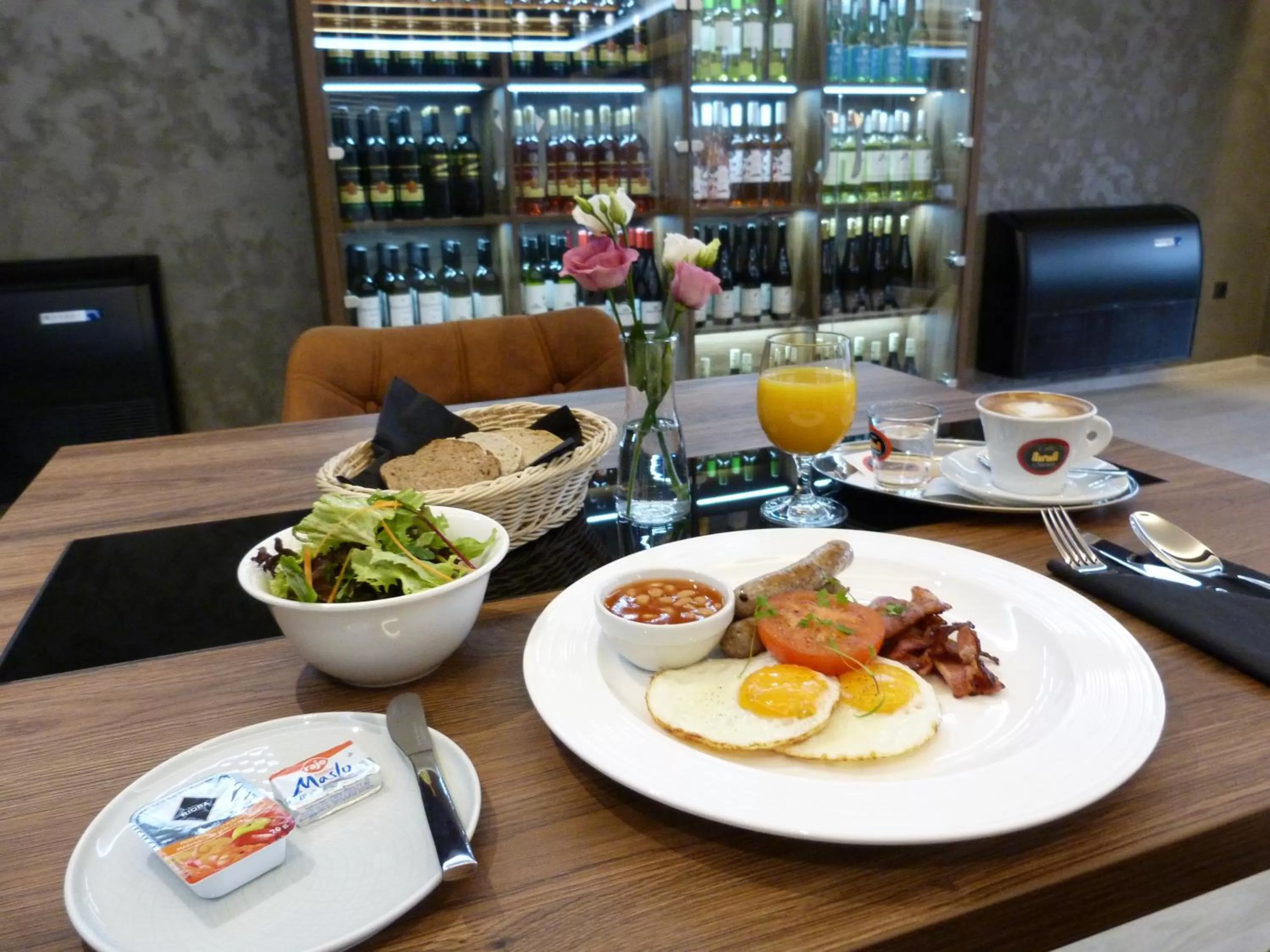 Restaurant/places to eat in ELITE HOTEL Nová Dubnica