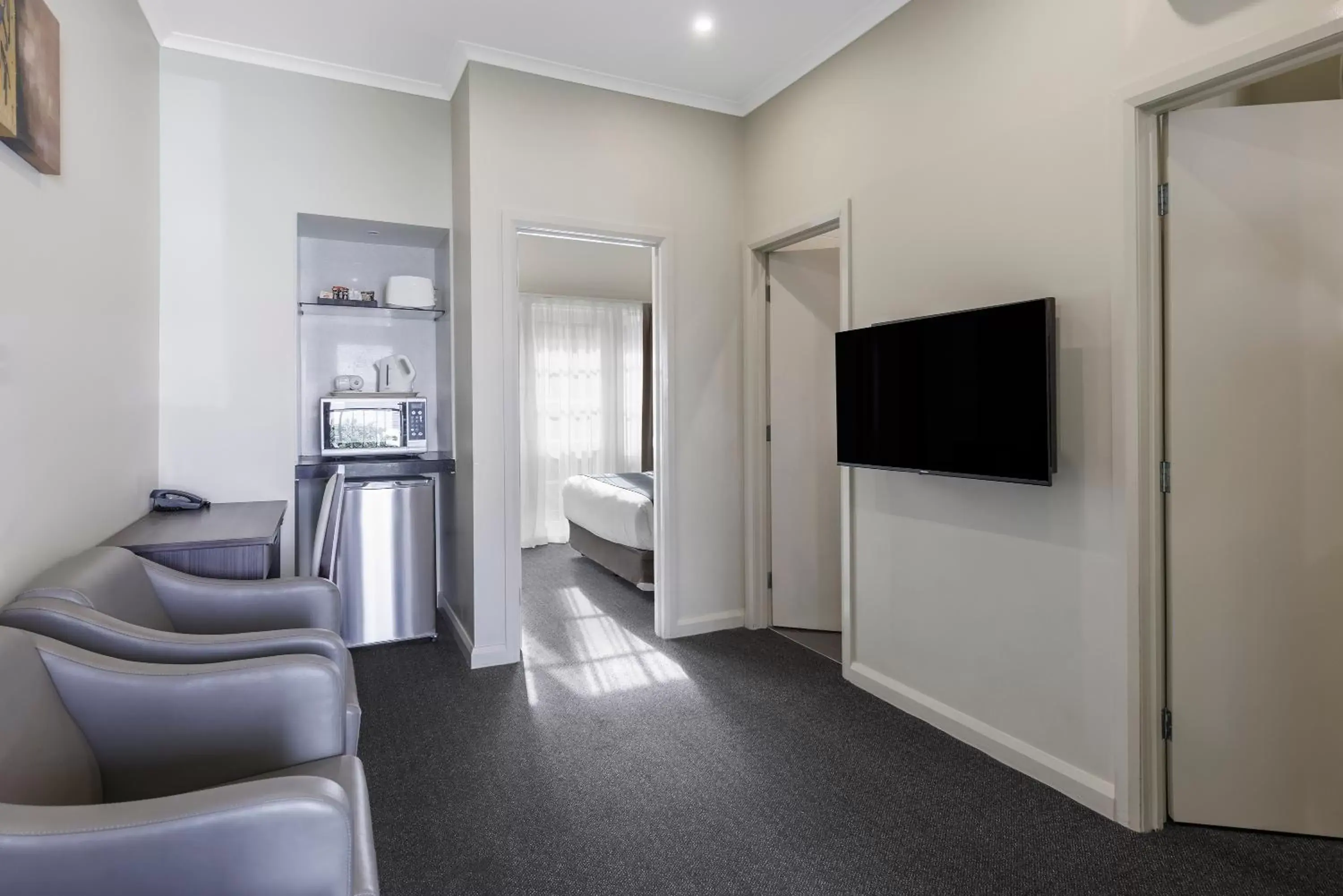 Two-Bedroom Family Suite (Located Upstairs) in Quality Hotel Melbourne Airport Two-Bedroom Family Suite (Located Upstairs) in Quality Hotel Melbourne Airport