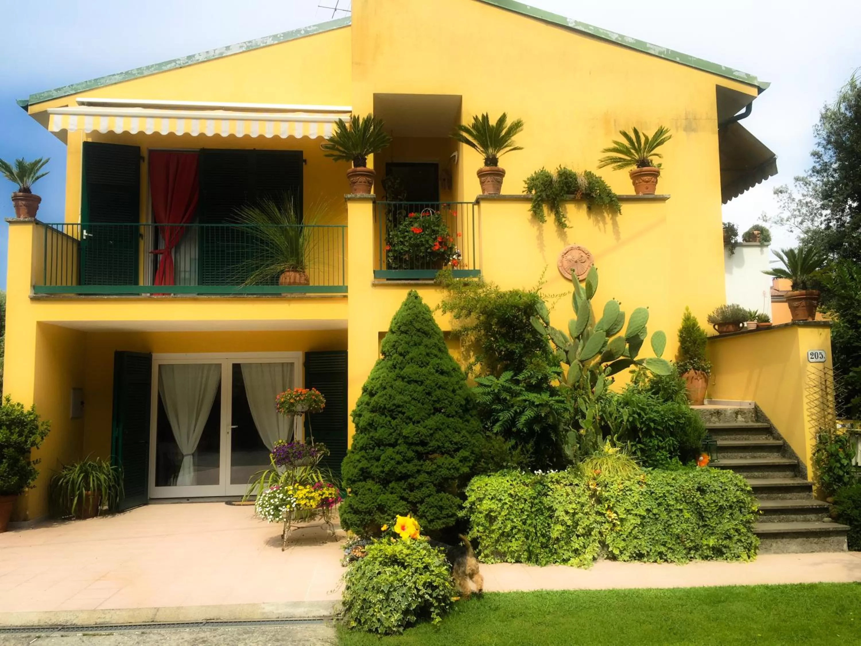 Property building in Le Pinette