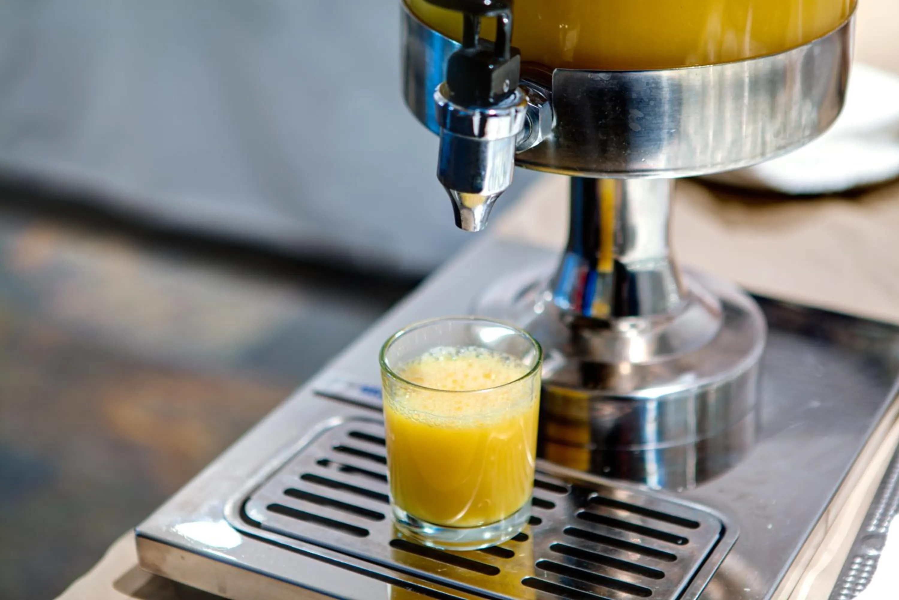 Restaurant/places to eat in Sarroglia Hotel