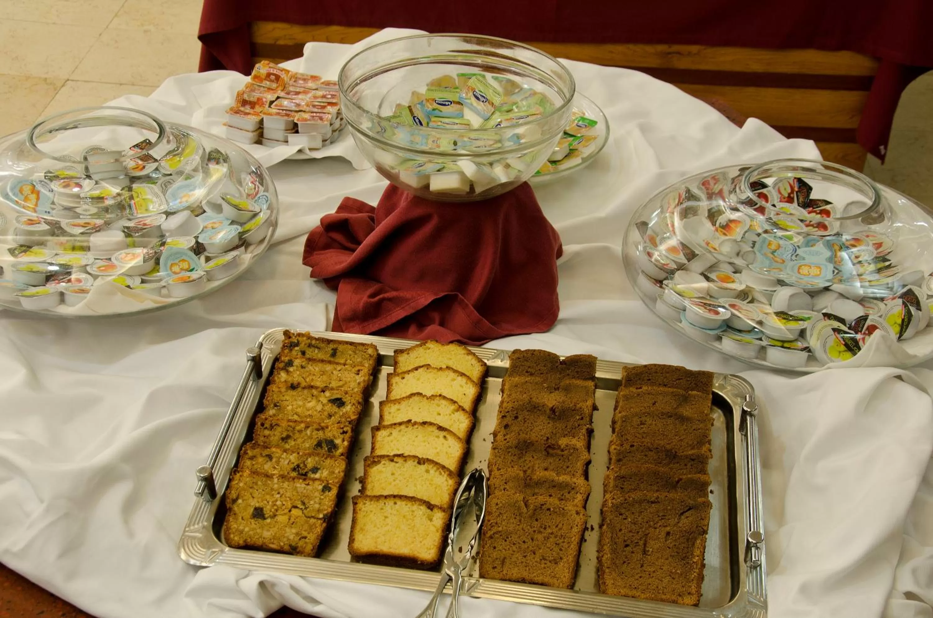 Food and drinks in VIP Executive Entrecampos Hotel & Conference