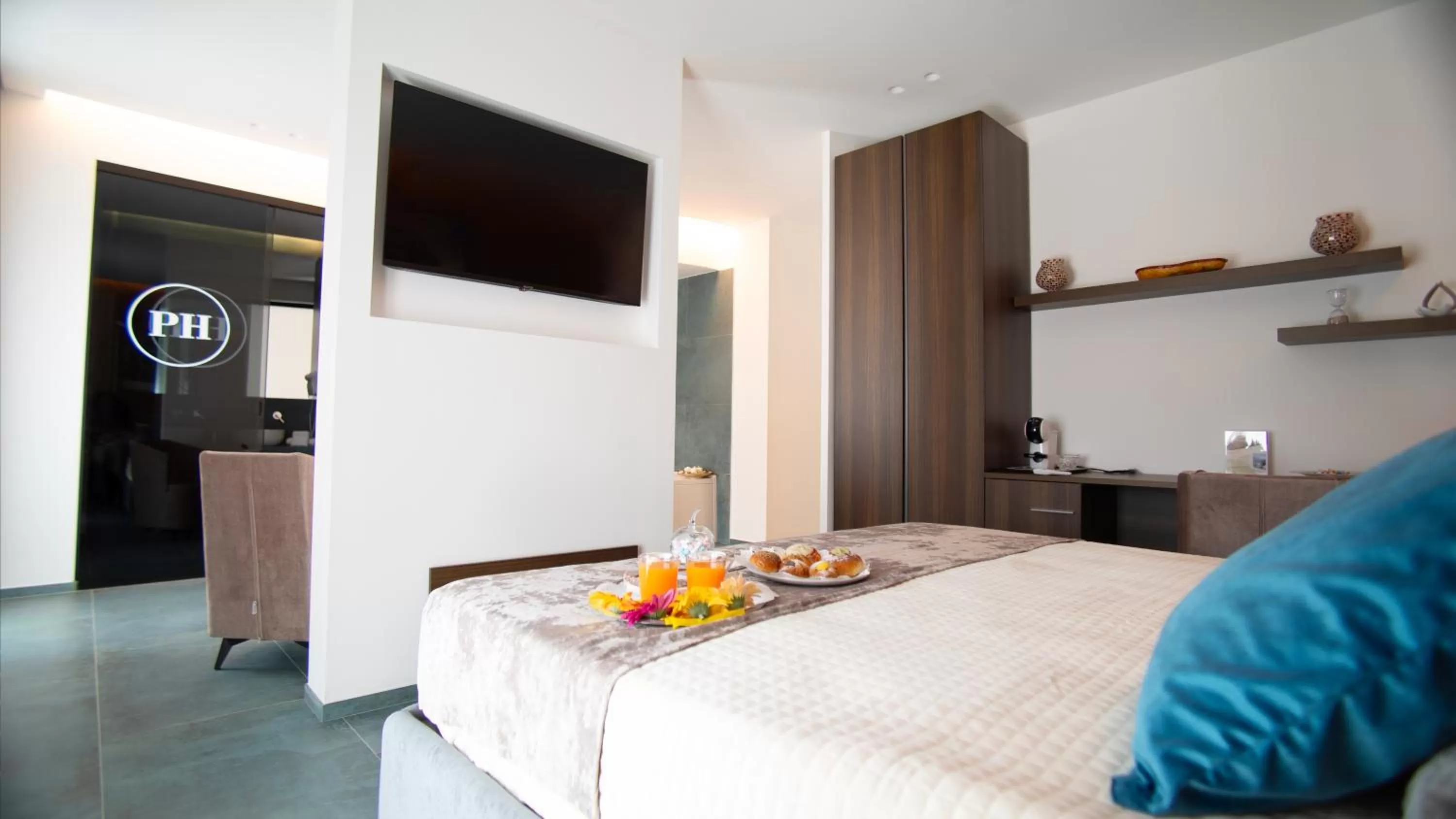 TV and multimedia, Bed in Palermo Historia