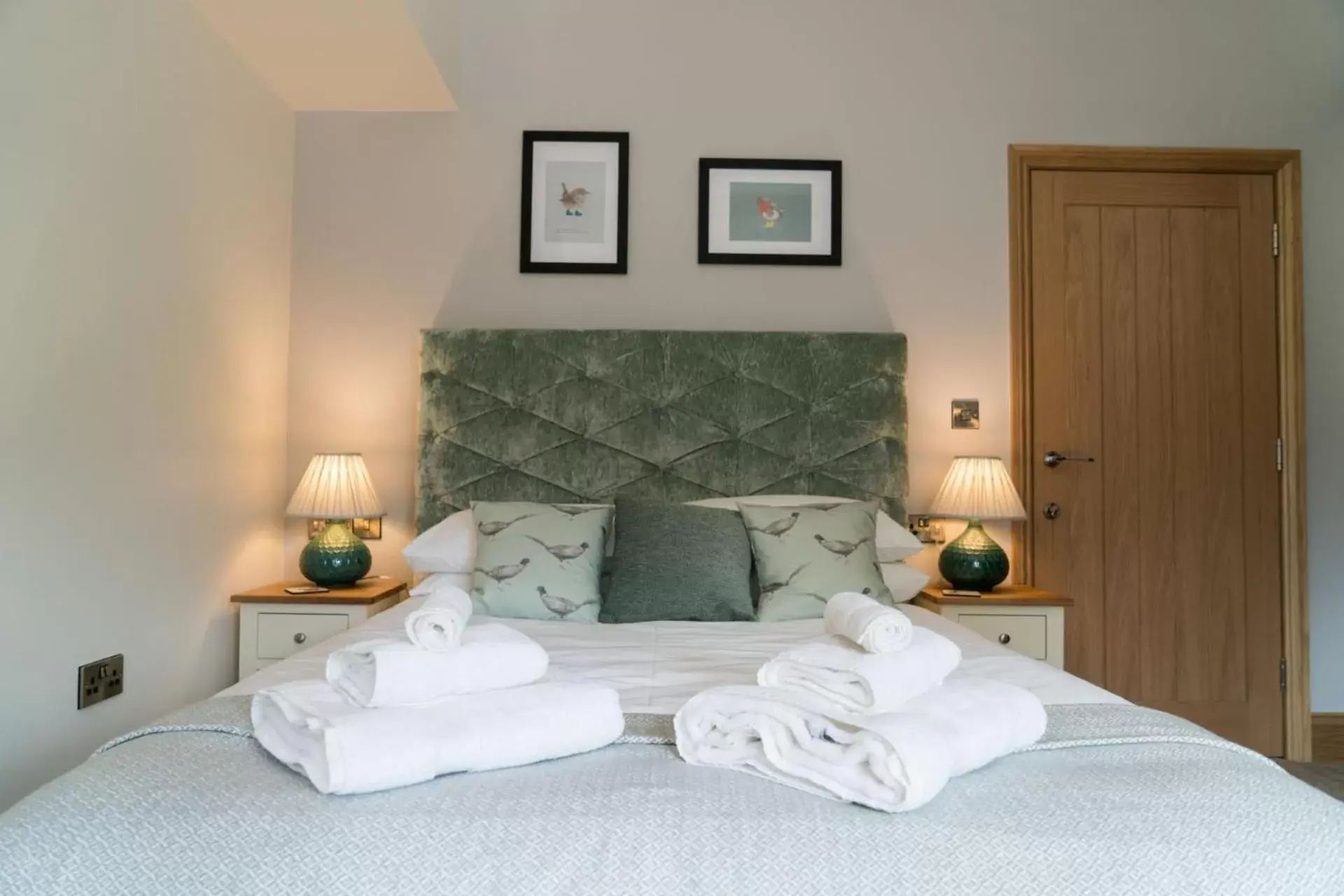 King Room in The Pickled Pheasant King Room in The Pickled Pheasant