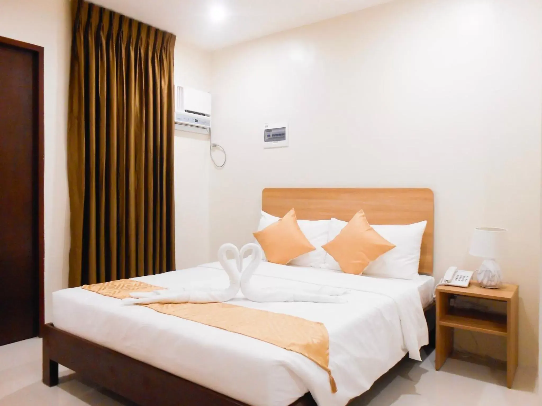 Deluxe Double or Twin Room in Rublin Hotel Cebu Deluxe Double or Twin Room in Rublin Hotel Cebu