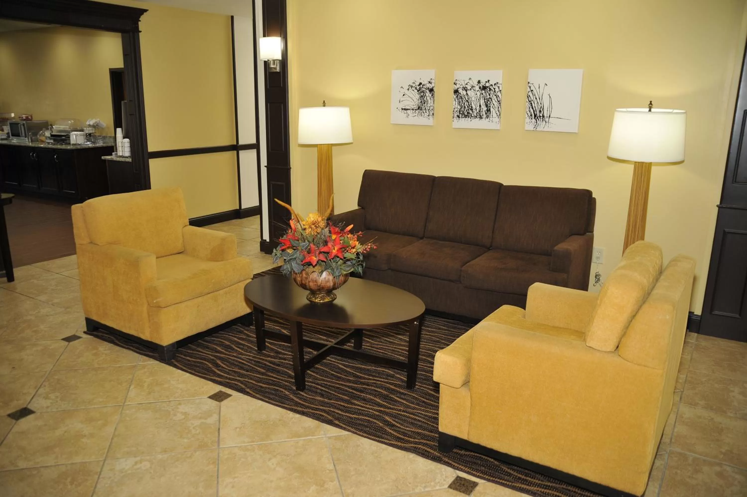 Lobby or reception in Wingate by Wyndham Bowling Green