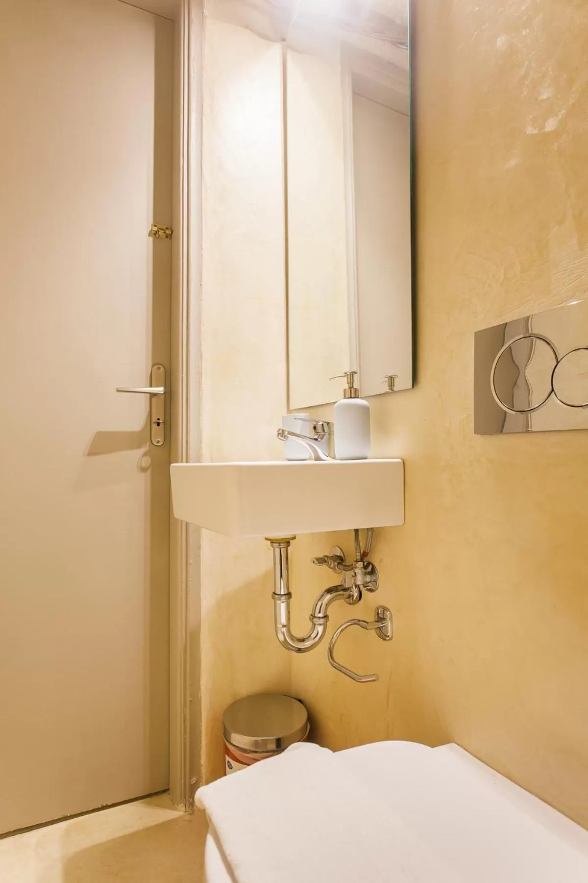 Bathroom in toStay-Unique apartment hotel in Athens center!