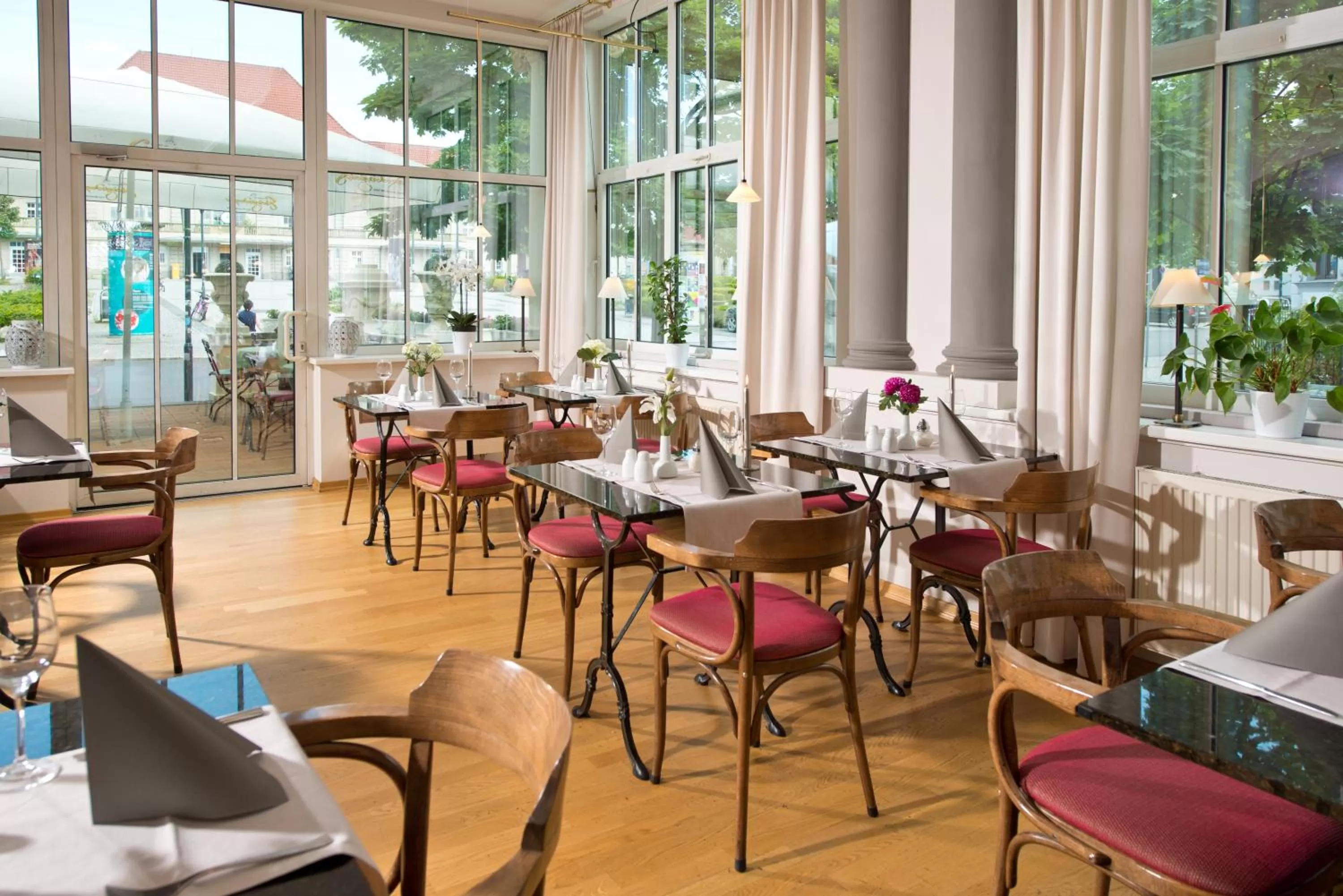 Restaurant/places to eat in Hotel Kaiserin Augusta