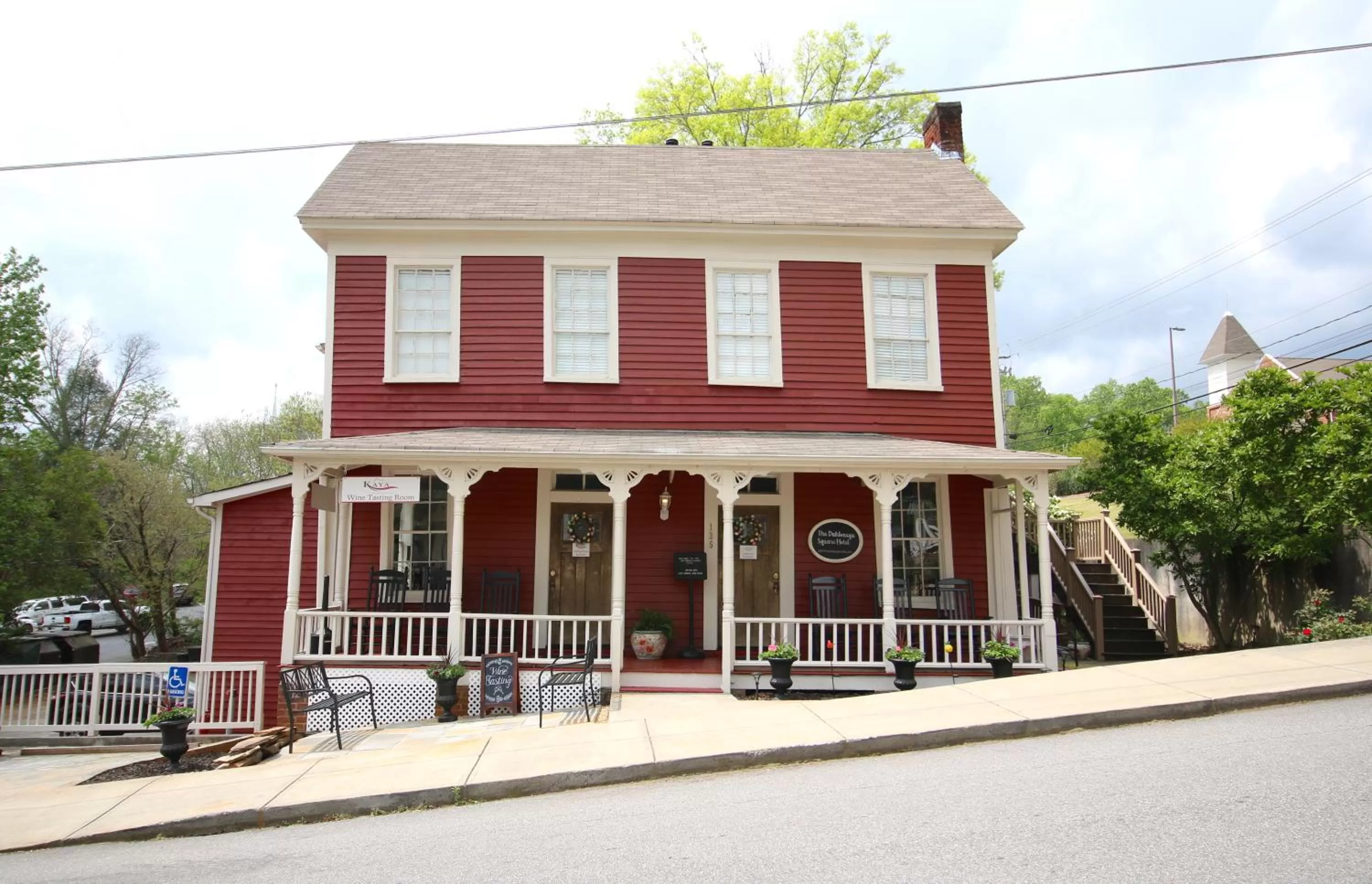 The Dahlonega Square Hotel