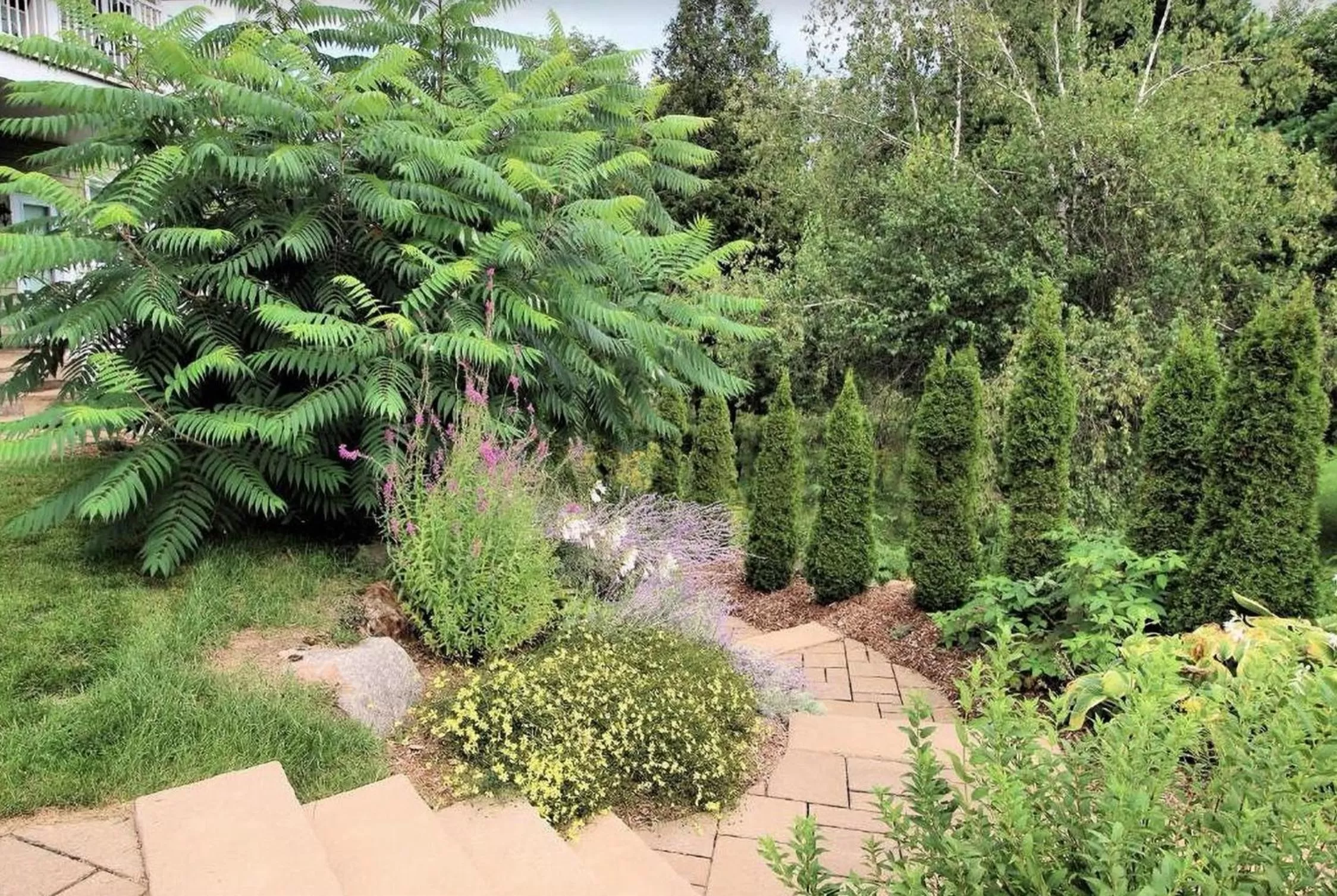 Garden in Le Champlain Condo-Hôtel