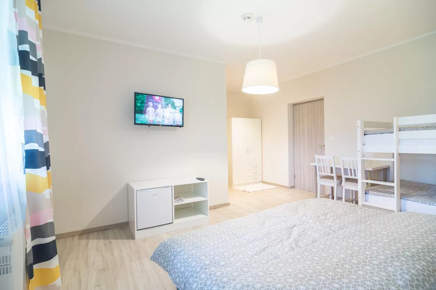 TV and multimedia, TV/Entertainment Center in HOP HOUSE Garni Hotel