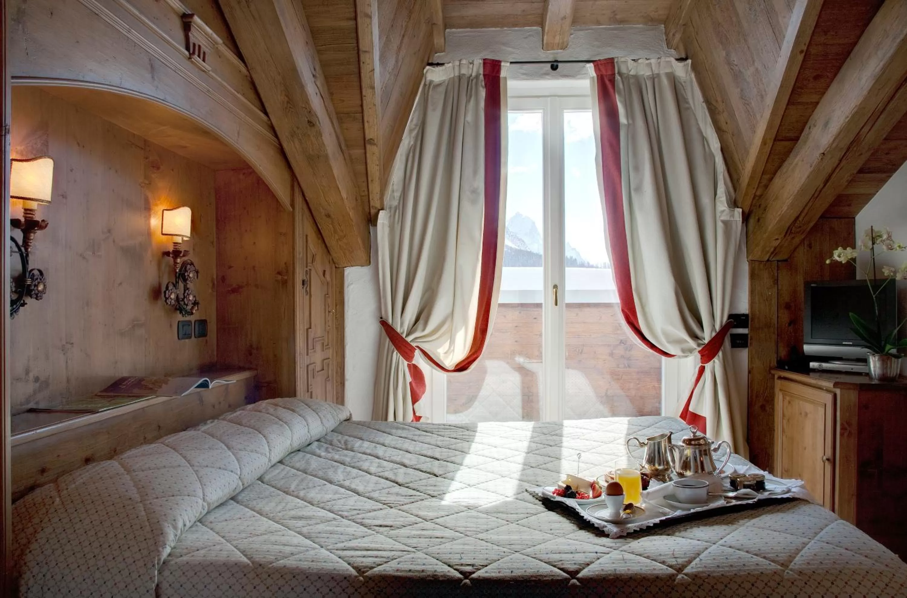 Bed in Hotel Cortina