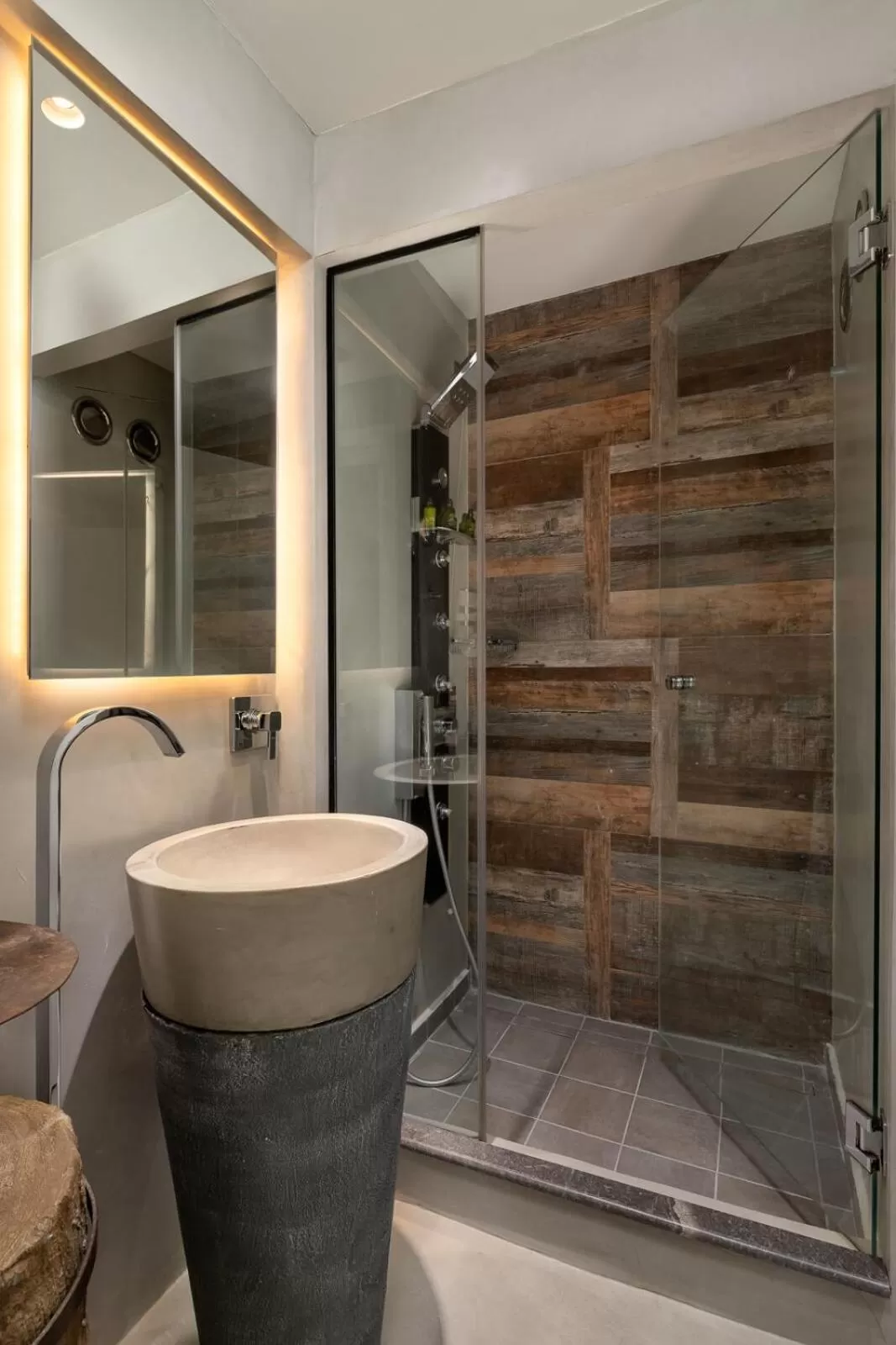 Shower in Elakati Luxury Boutique Hotel - Adults Only