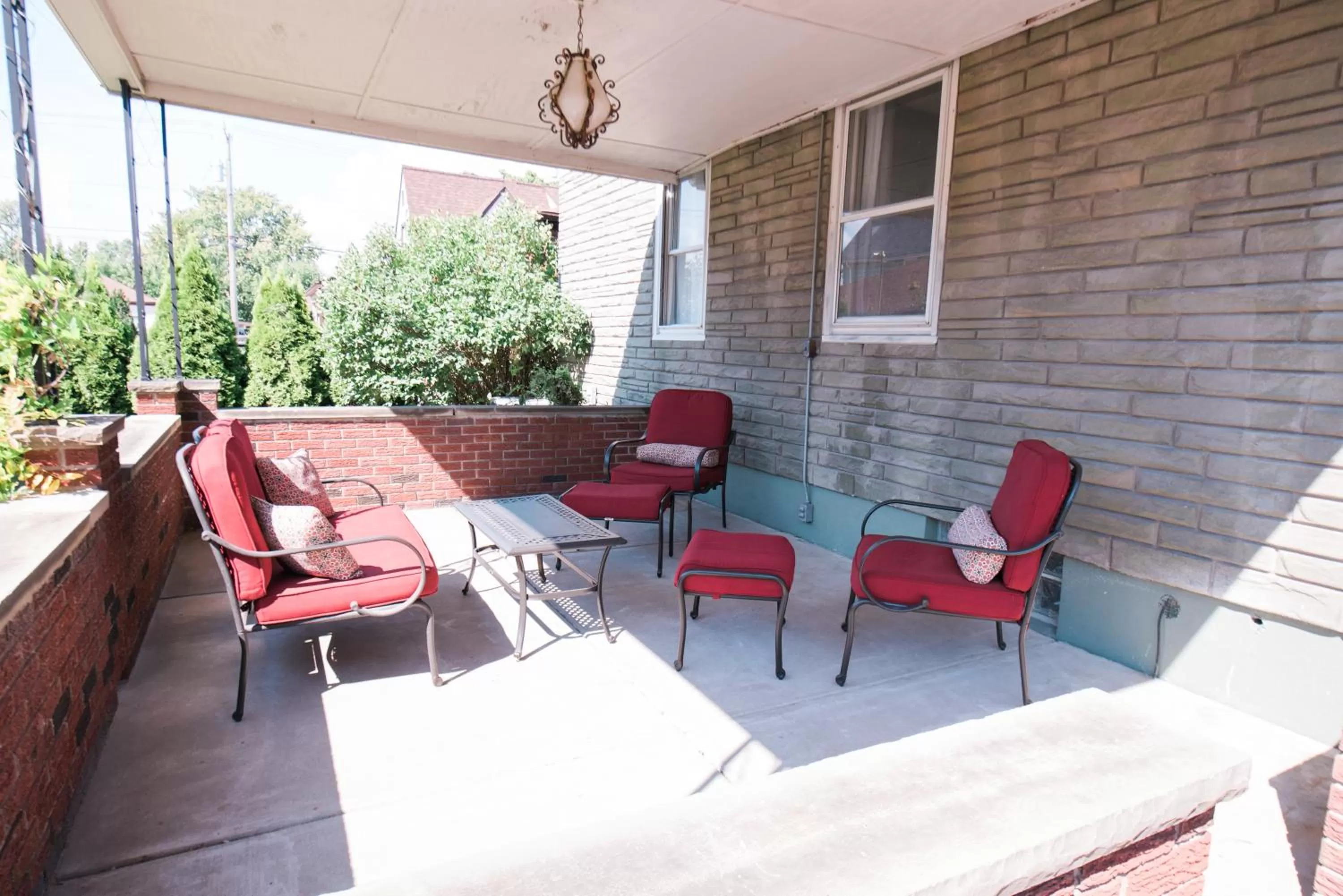 Patio in The Little Italy of Niagara Falls Bed & Breakfast