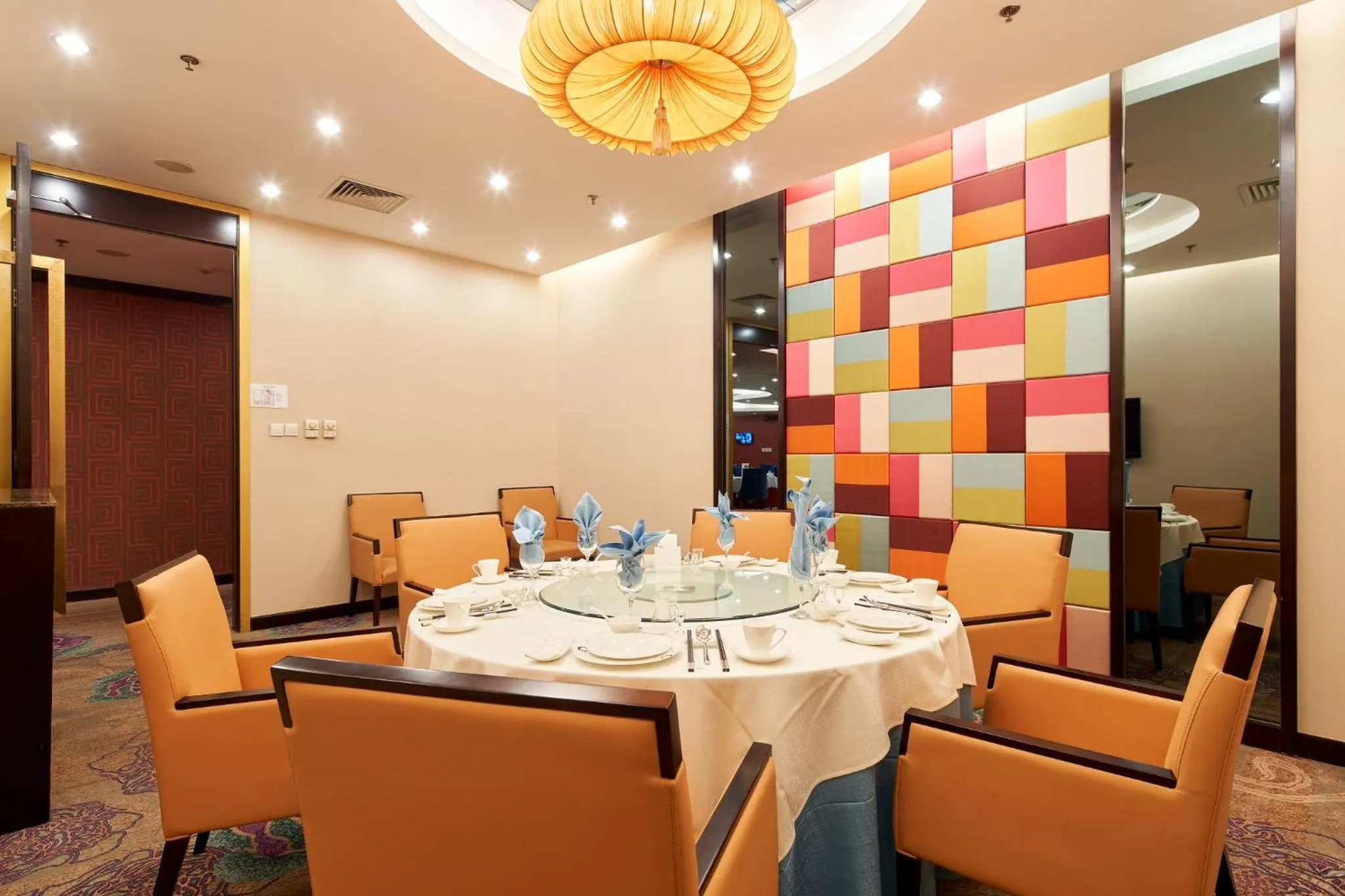 Restaurant/places to eat in Howard Johnson Paragon Hotel Beijing