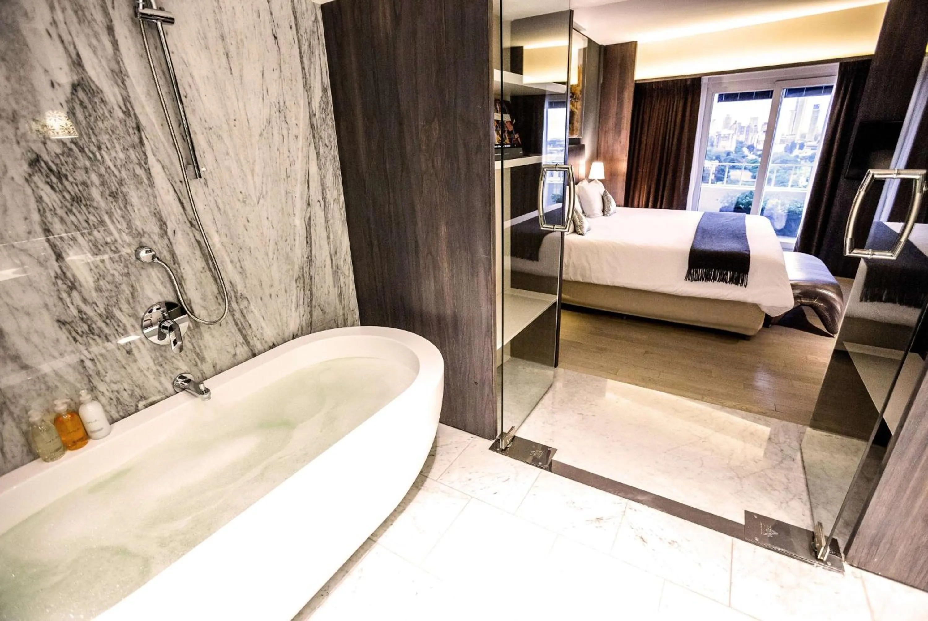 Bathroom, Bed in Esplendor Plaza Francia