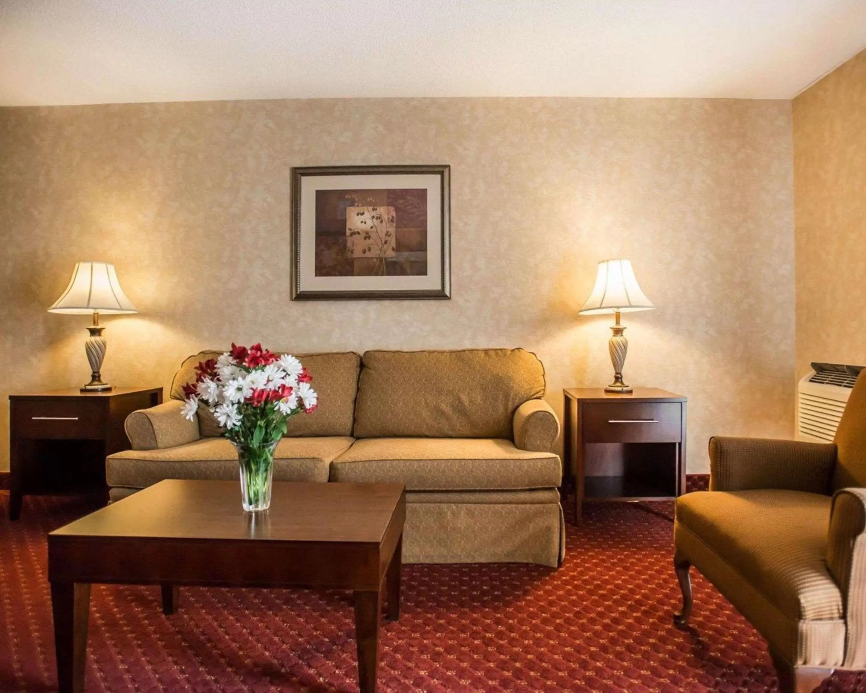 King Suite - Non-Smoking in Comfort Inn Pocono Lakes Region
