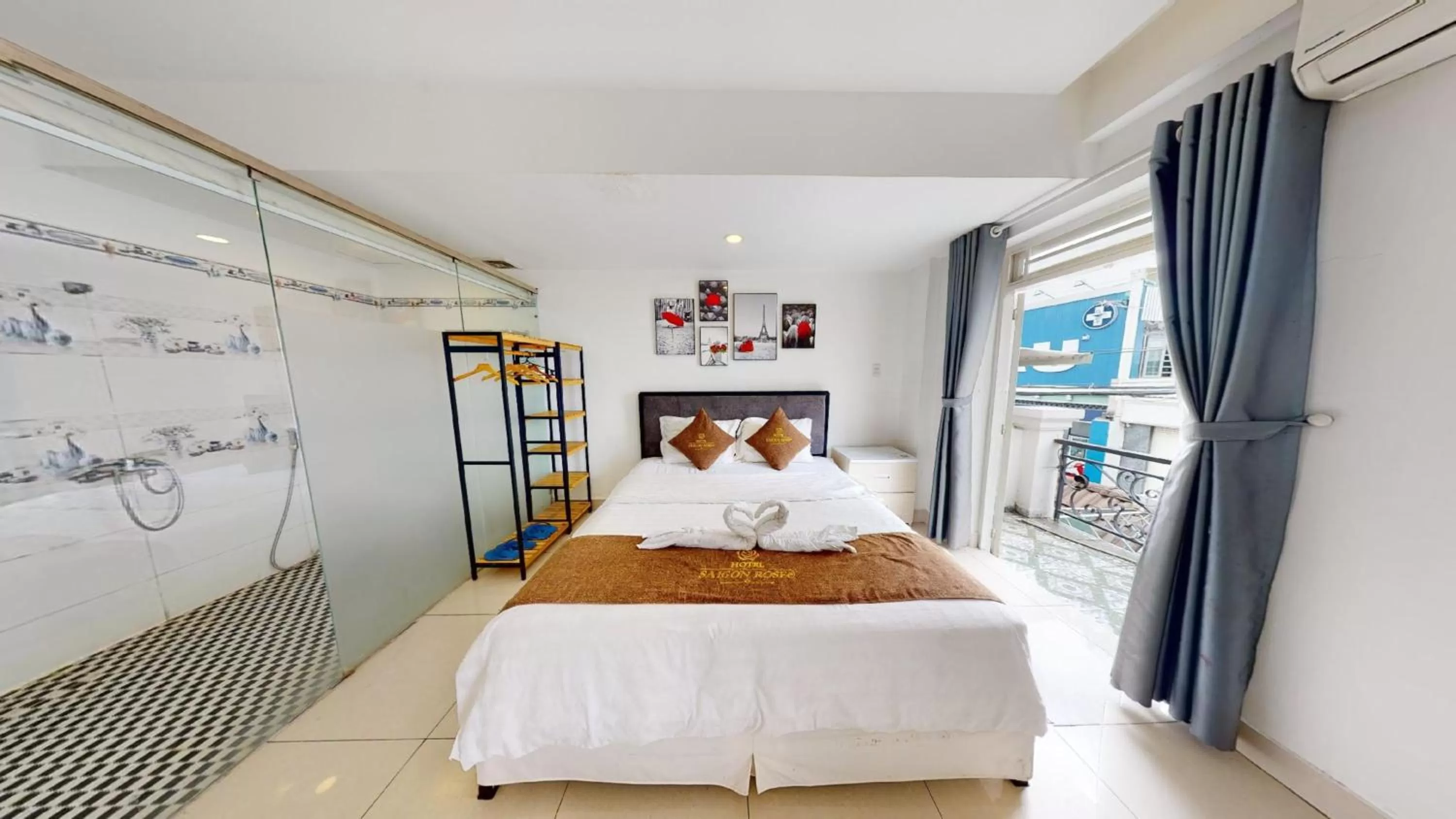 Photo of the whole room, Bed in SaiGon Rose Hotel