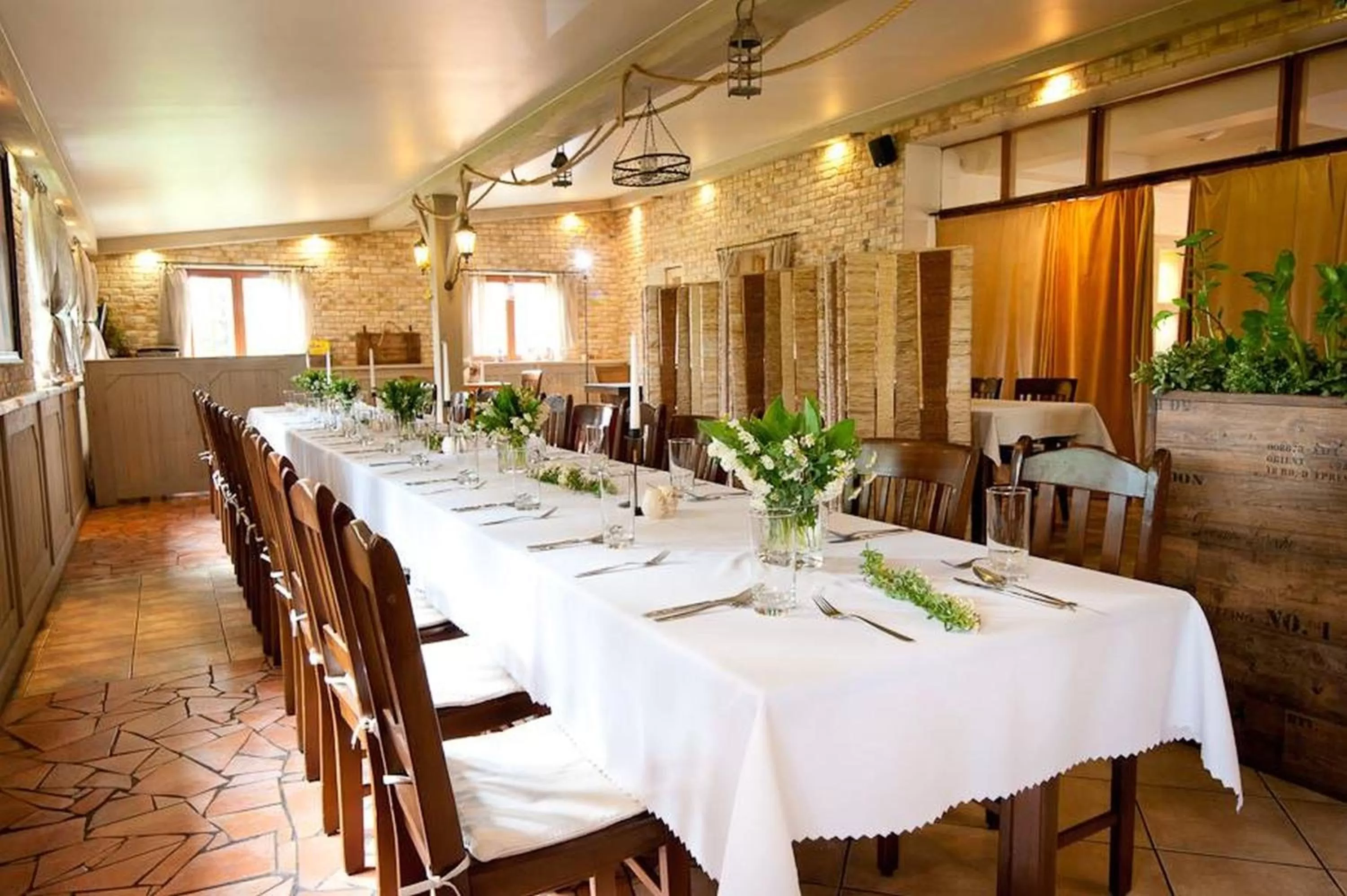 Restaurant/places to eat in Złoty Lin