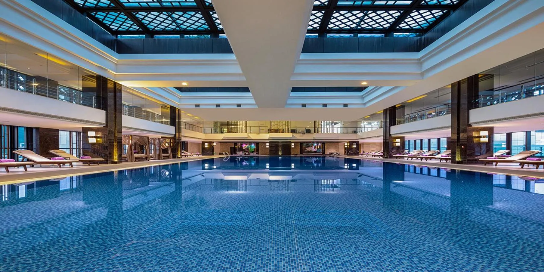 Swimming pool in Crowne Plaza Huangshan Yucheng by IHG