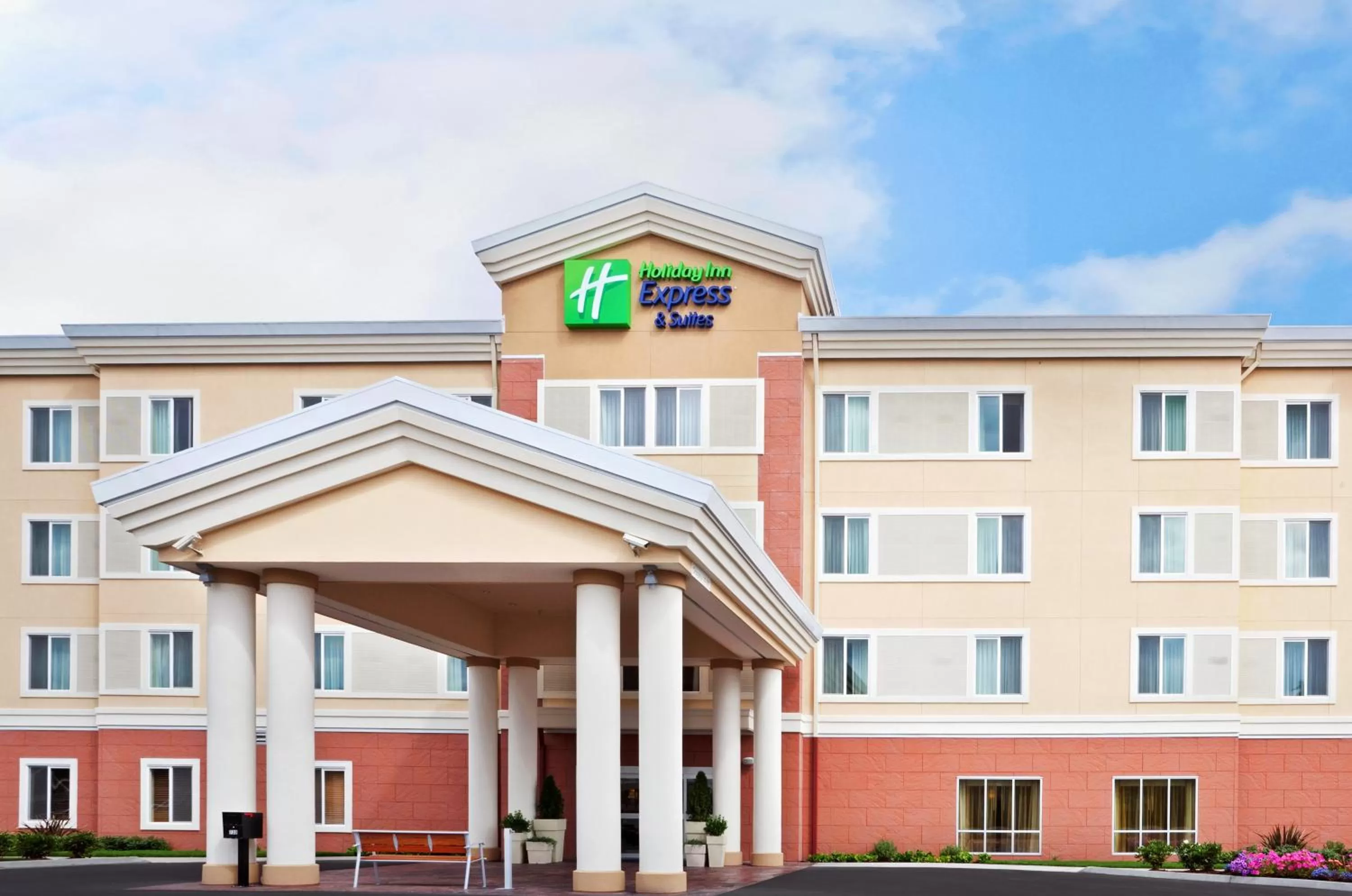 Property building in Holiday Inn Express Hotel & Suites Chehalis - Centralia by IHG