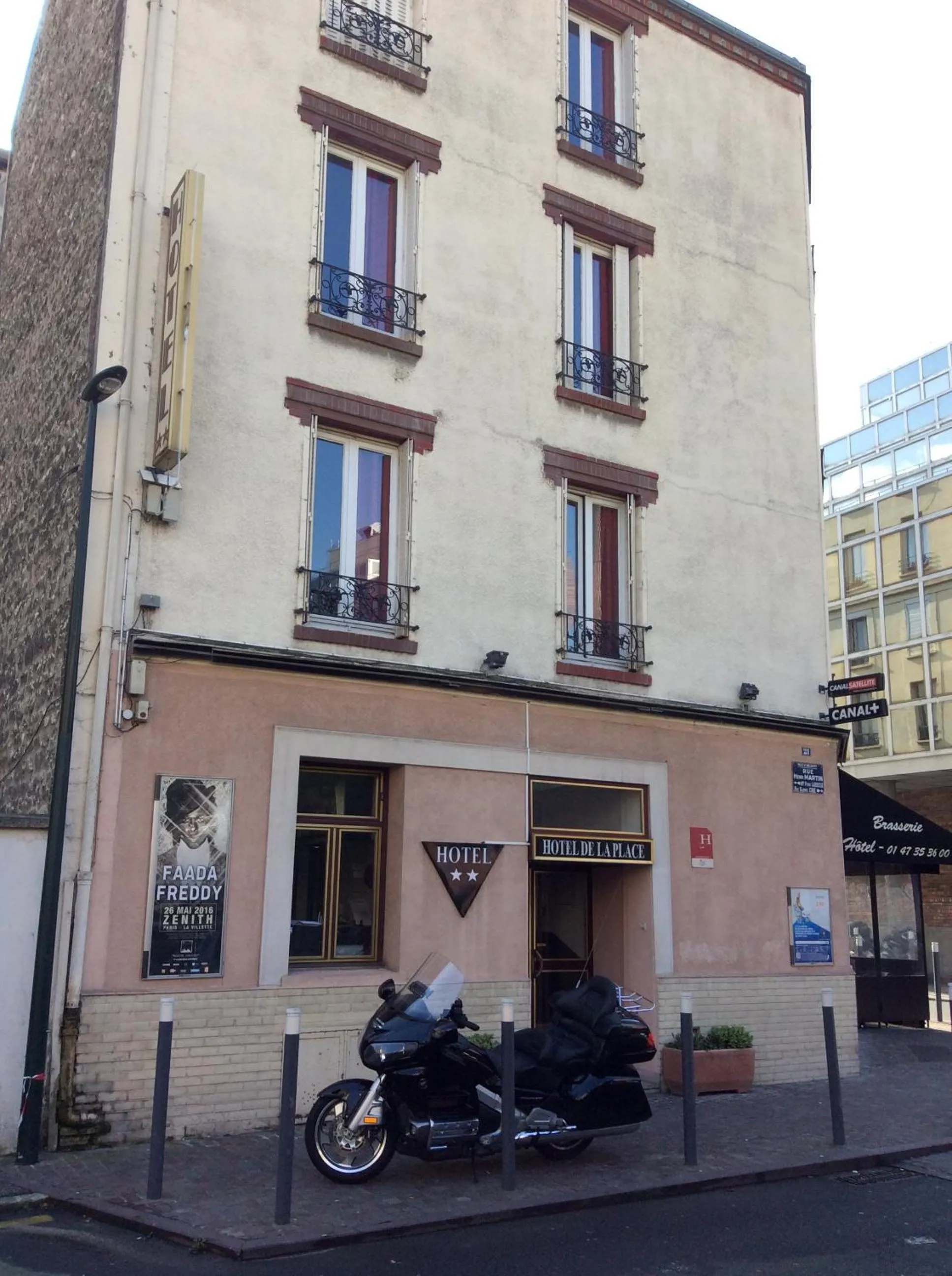 Facade/entrance in Hotel De La Place