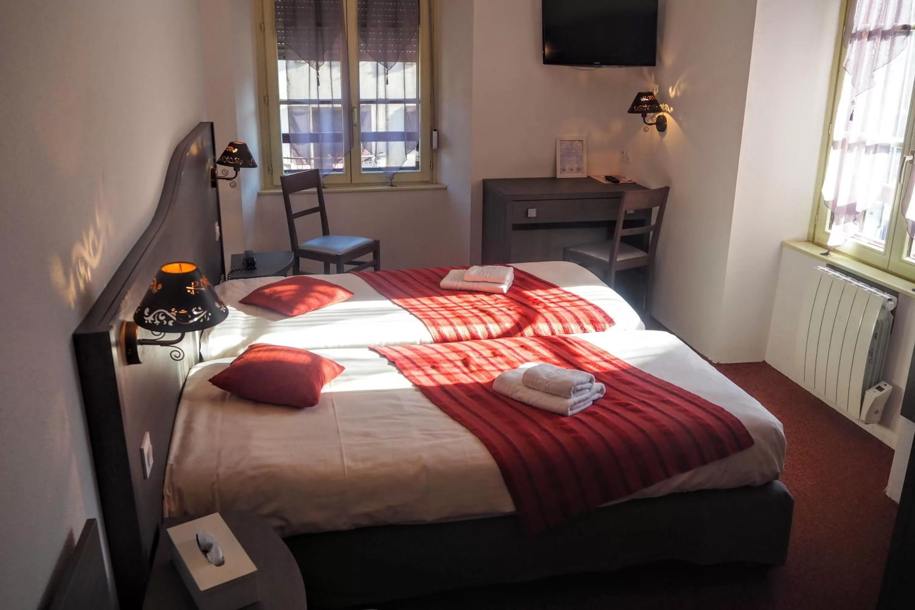 Photo of the whole room, Bed in HOTEL DES VOYAGEURS