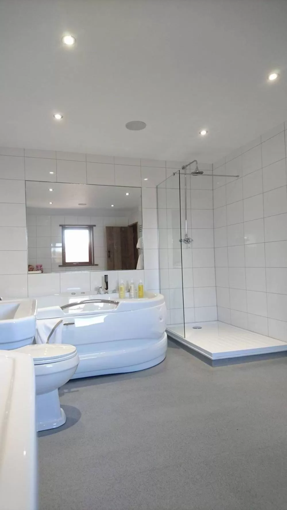 Hadrian's Villa with Hot Tub in South Causey Inn