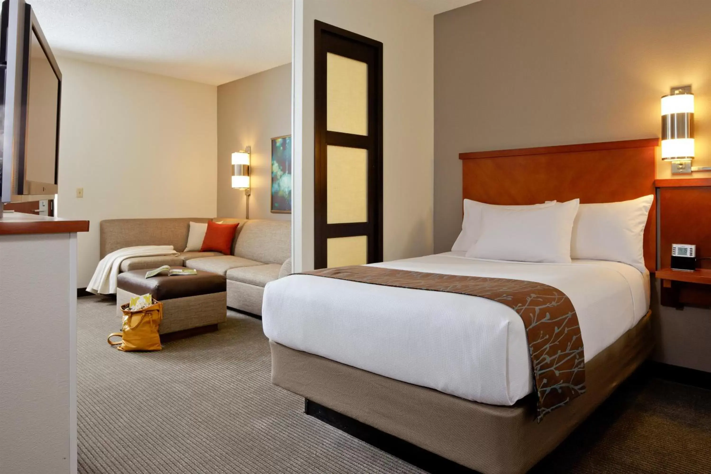 King Room with Sofa Bed and Roll-In Shower - Disability Access in Homewood Suites by Hilton Oklahoma City Airport King Room with Sofa Bed and Roll-In Shower - Disability Access in Homewood Suites by Hilton Oklahoma City Airport
