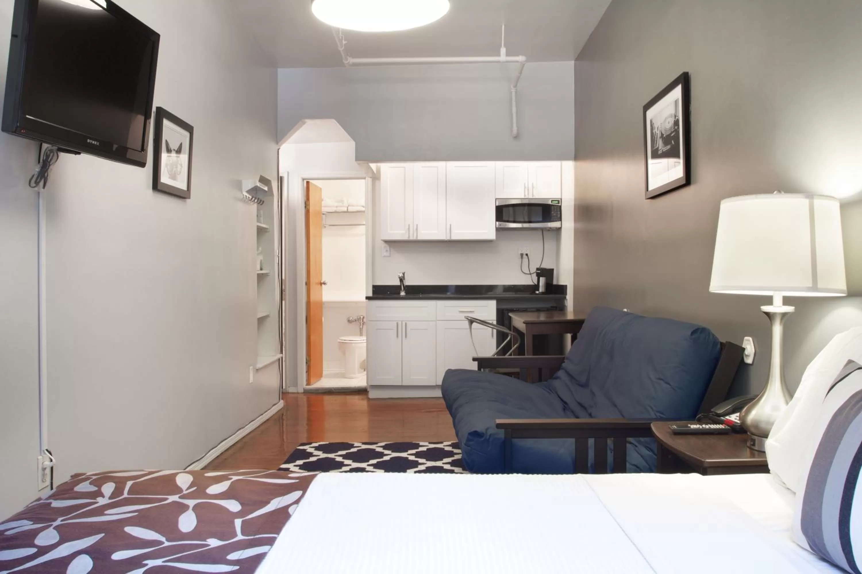 TV and multimedia, Bed in Hotel 309