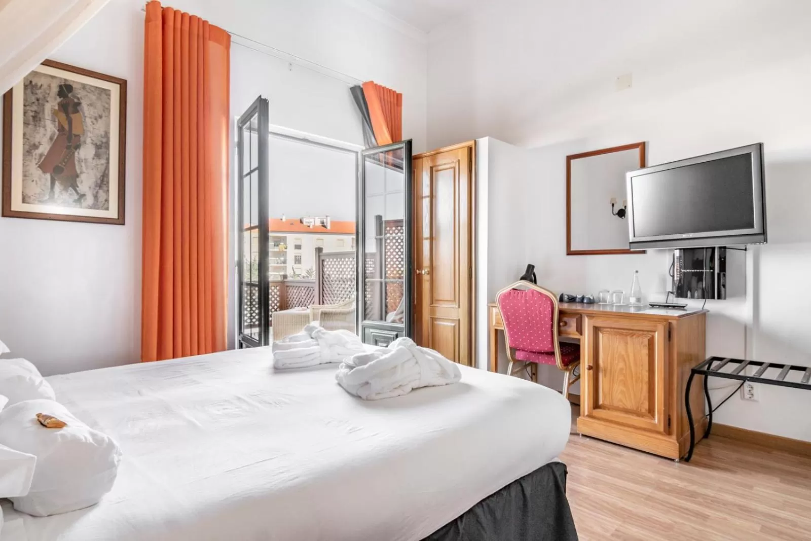 Bedroom, Bed in Hotel Dom Vasco