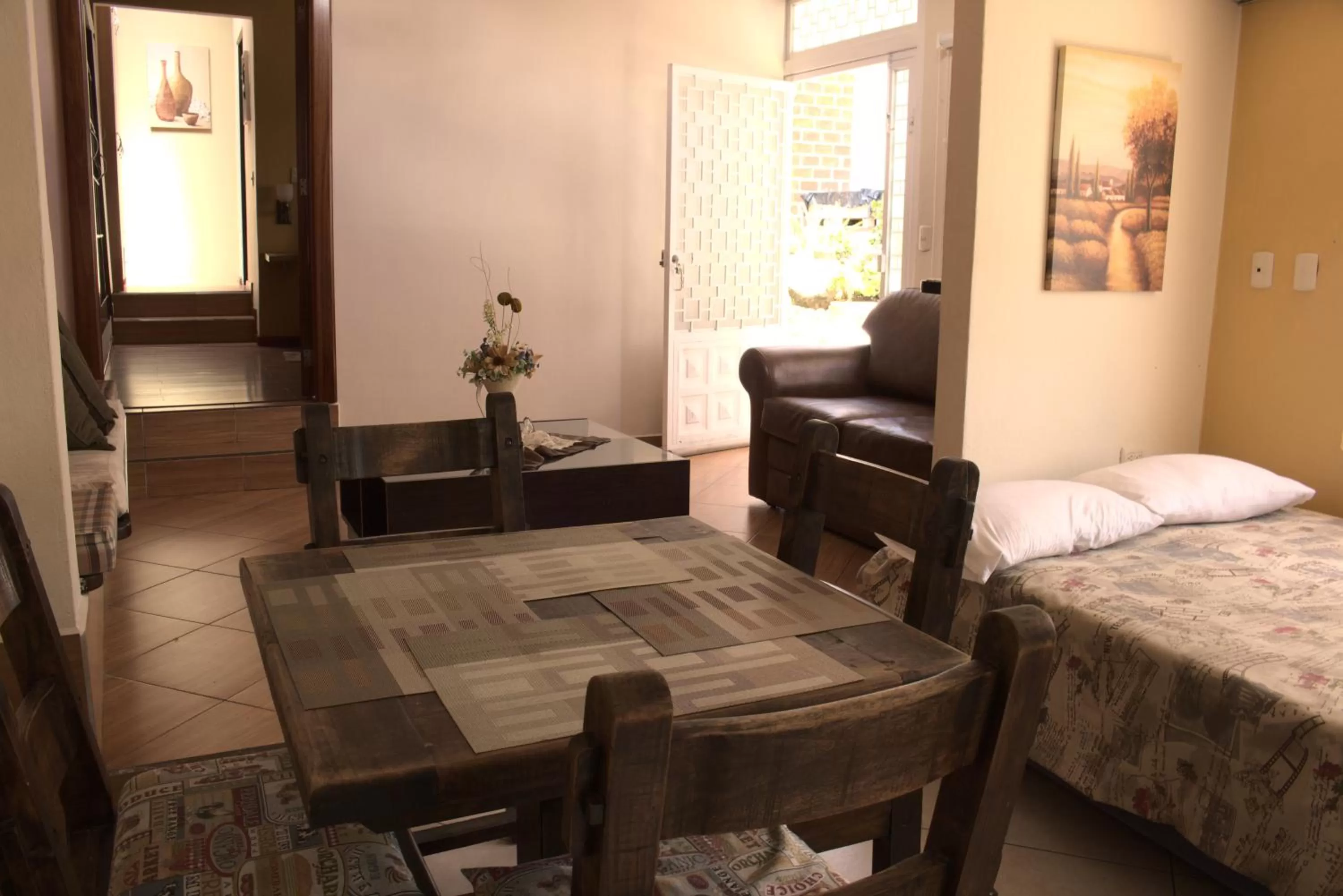 Bed, Dining Area in Casatodosantos