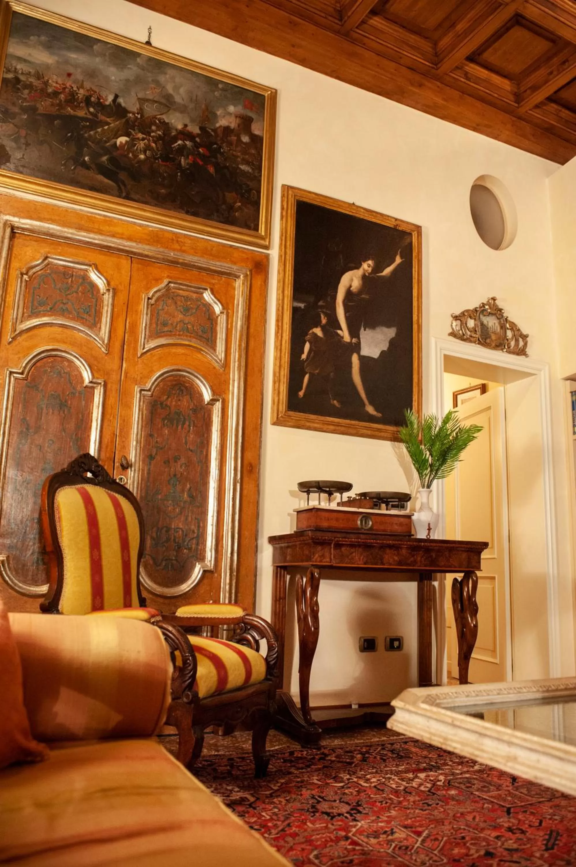 Living room in Gran Suite Piazza Maggiore - T&T communications