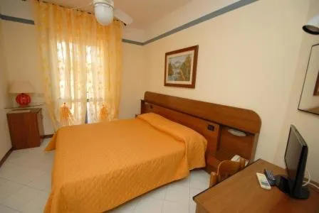 Bedroom, Bed in Hotel Baia Del Sorriso
