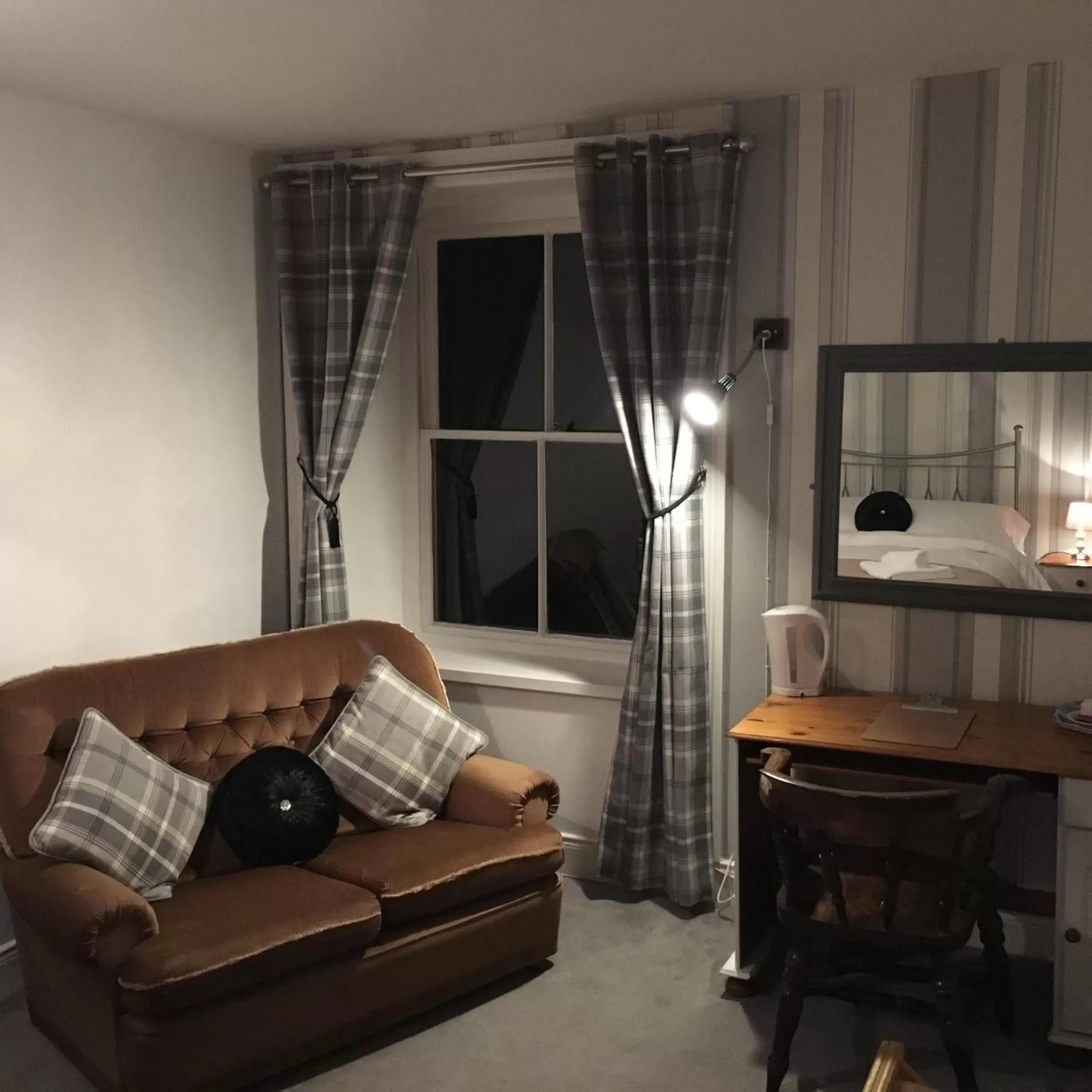 Double Room with Private Bathroom in The Dyvels Inn Double Room with Private Bathroom in The Dyvels Inn