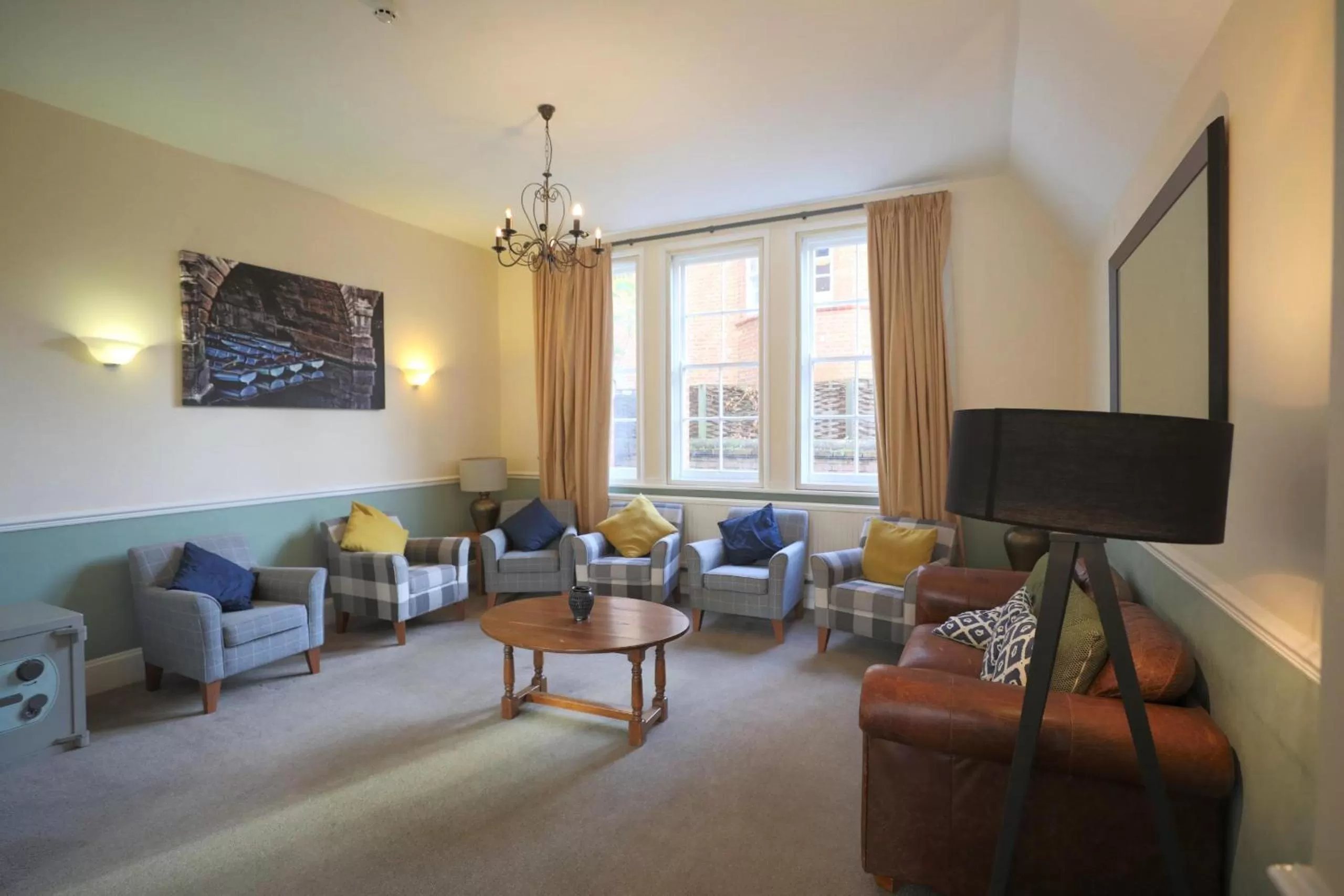 Living room, Seating Area in 100 Banbury Road Oxford - formerly Parklands