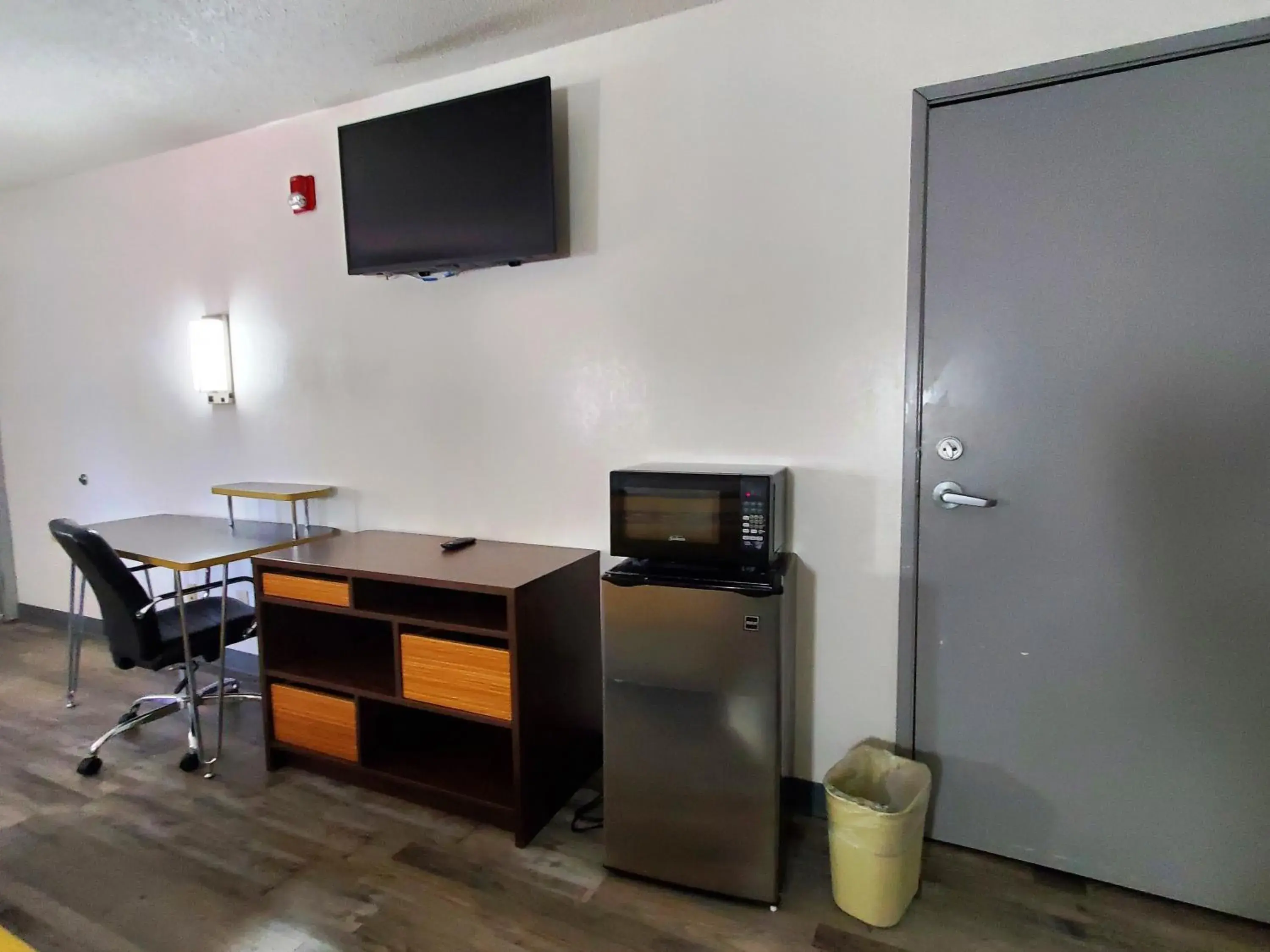 Deluxe Queen Room in Highland Inn Deluxe Queen Room in Highland Inn