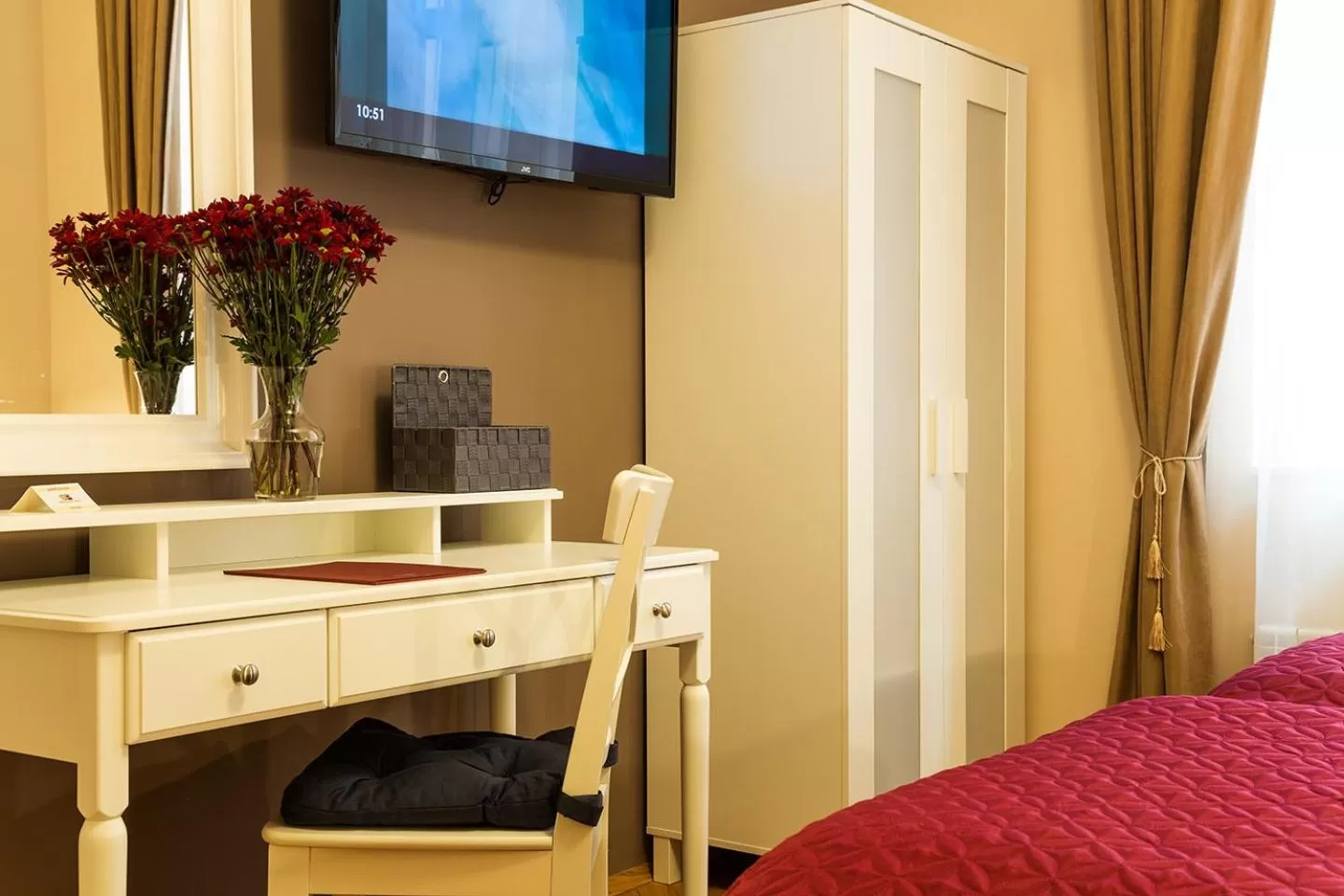 Bedroom, Bed in Sofia Place Hotel by HMG