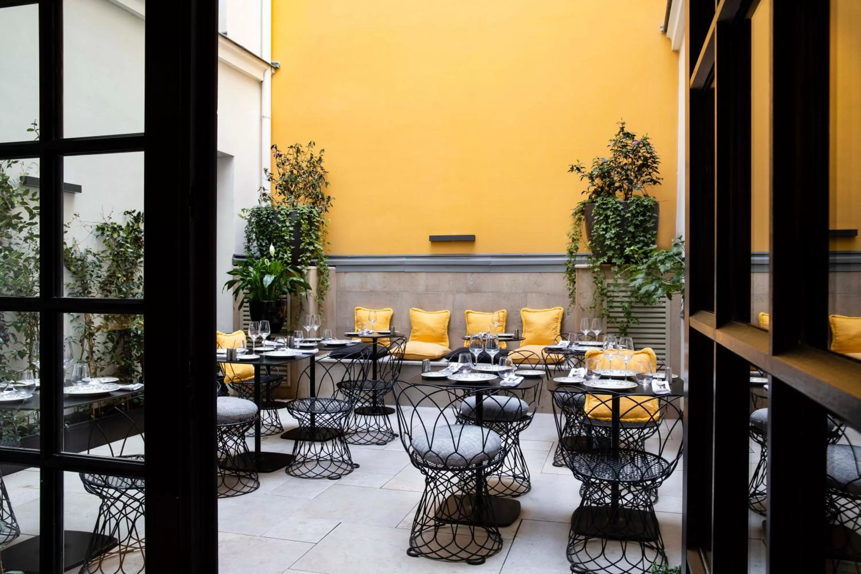 Restaurant/places to eat in Le Damantin Hôtel & Spa