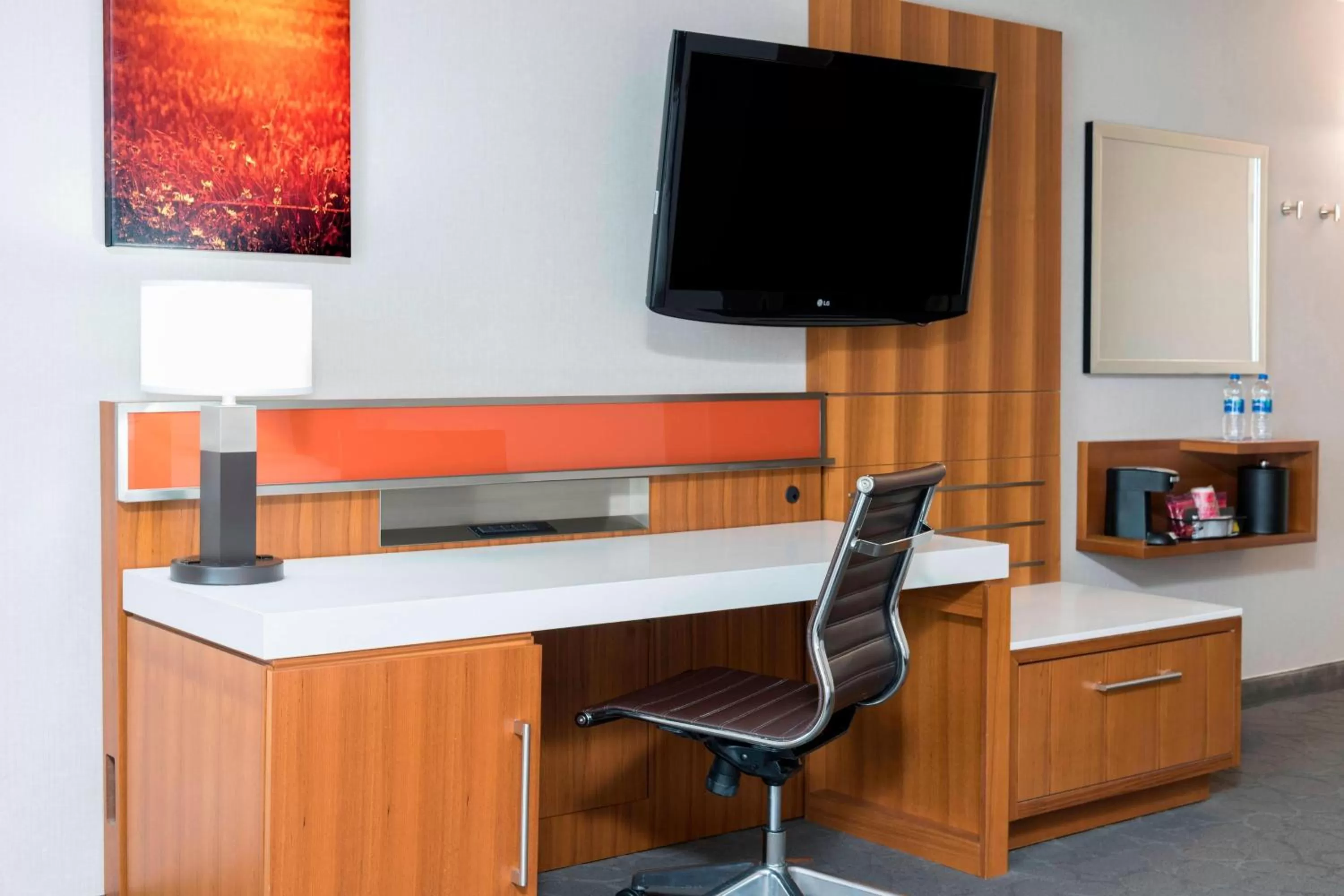 Photo of the whole room in Delta Hotels by Marriott Grand Rapids Airport